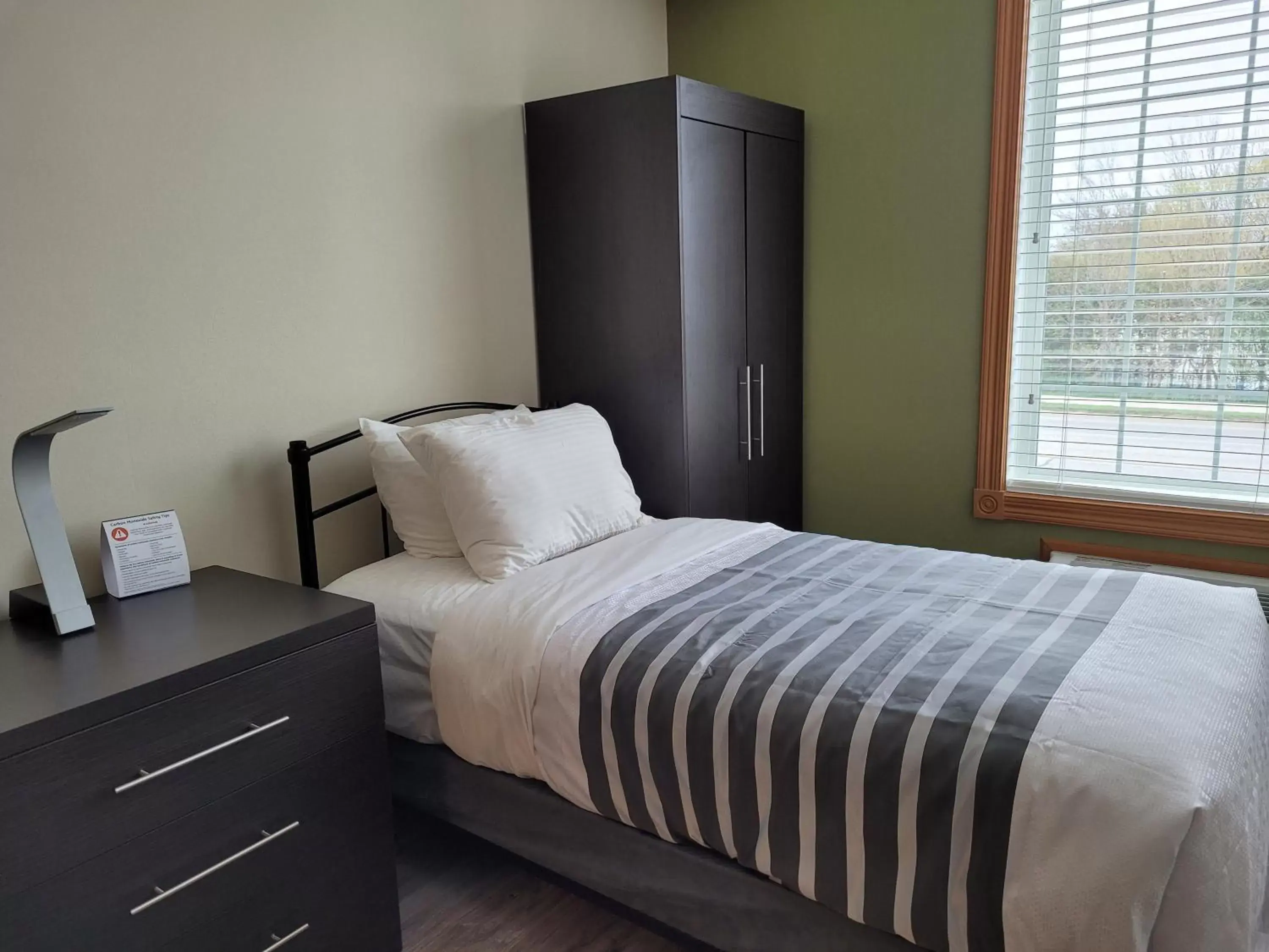 Bed in SureStay Plus Hotel by Best Western Kincardine