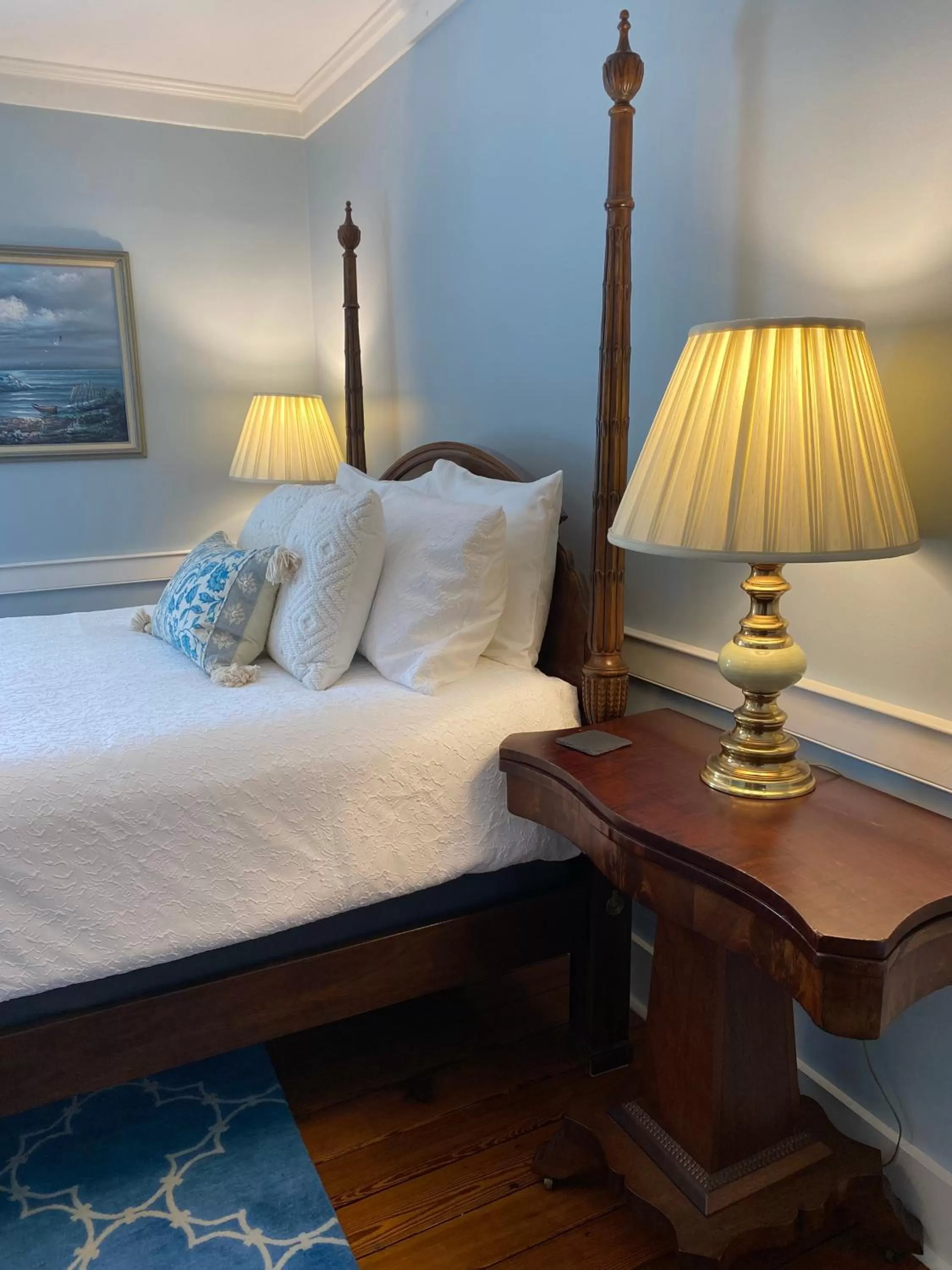 Bed in Spouter Inn Bed & Breakfast