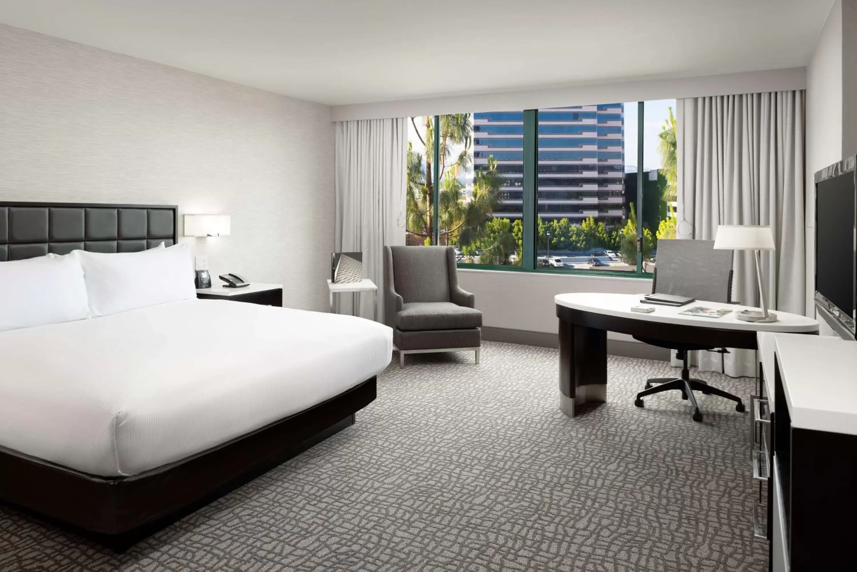 Bed in Hilton Woodland Hills/ Los Angeles
