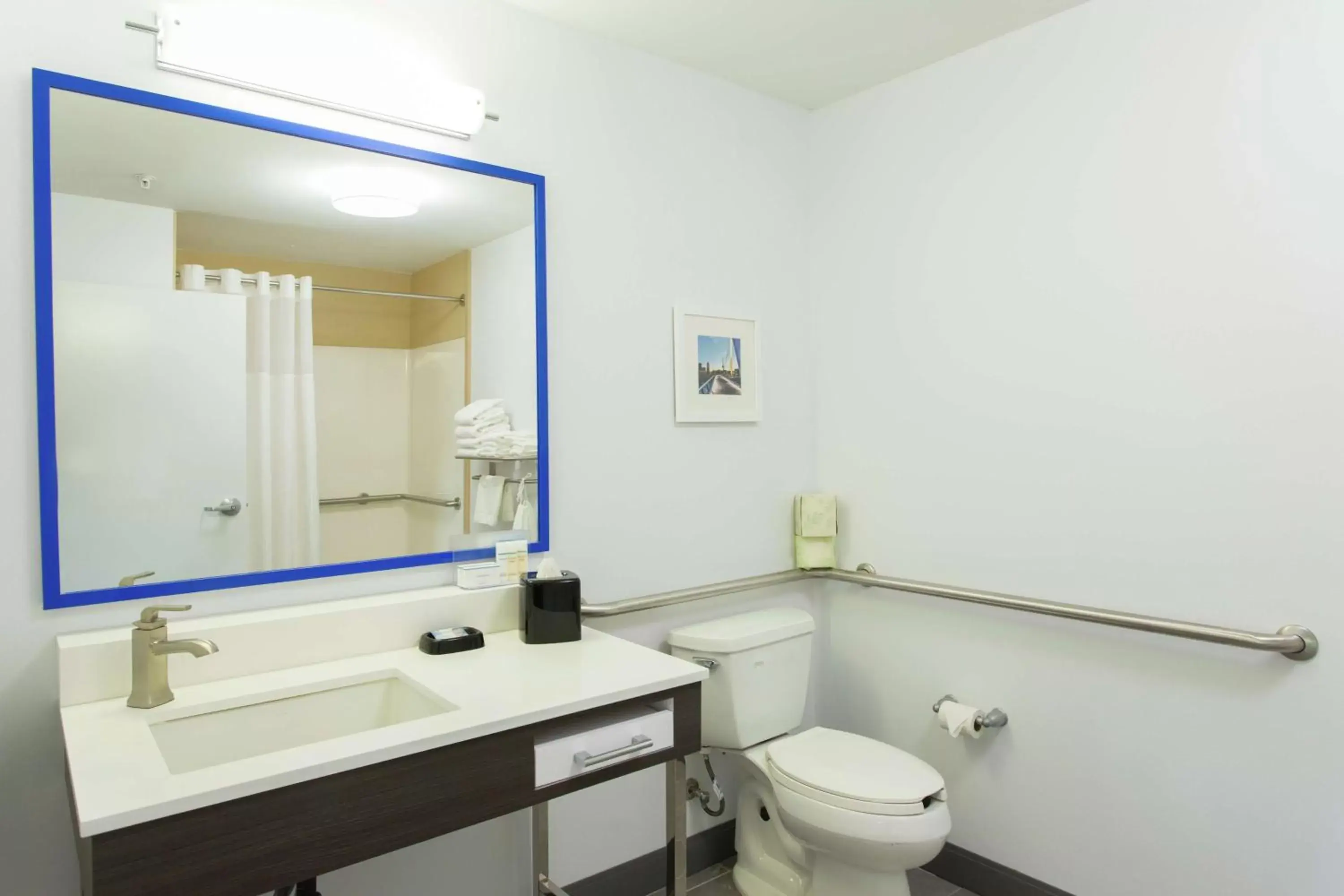 Bathroom in Hampton Inn & Suites Ankeny