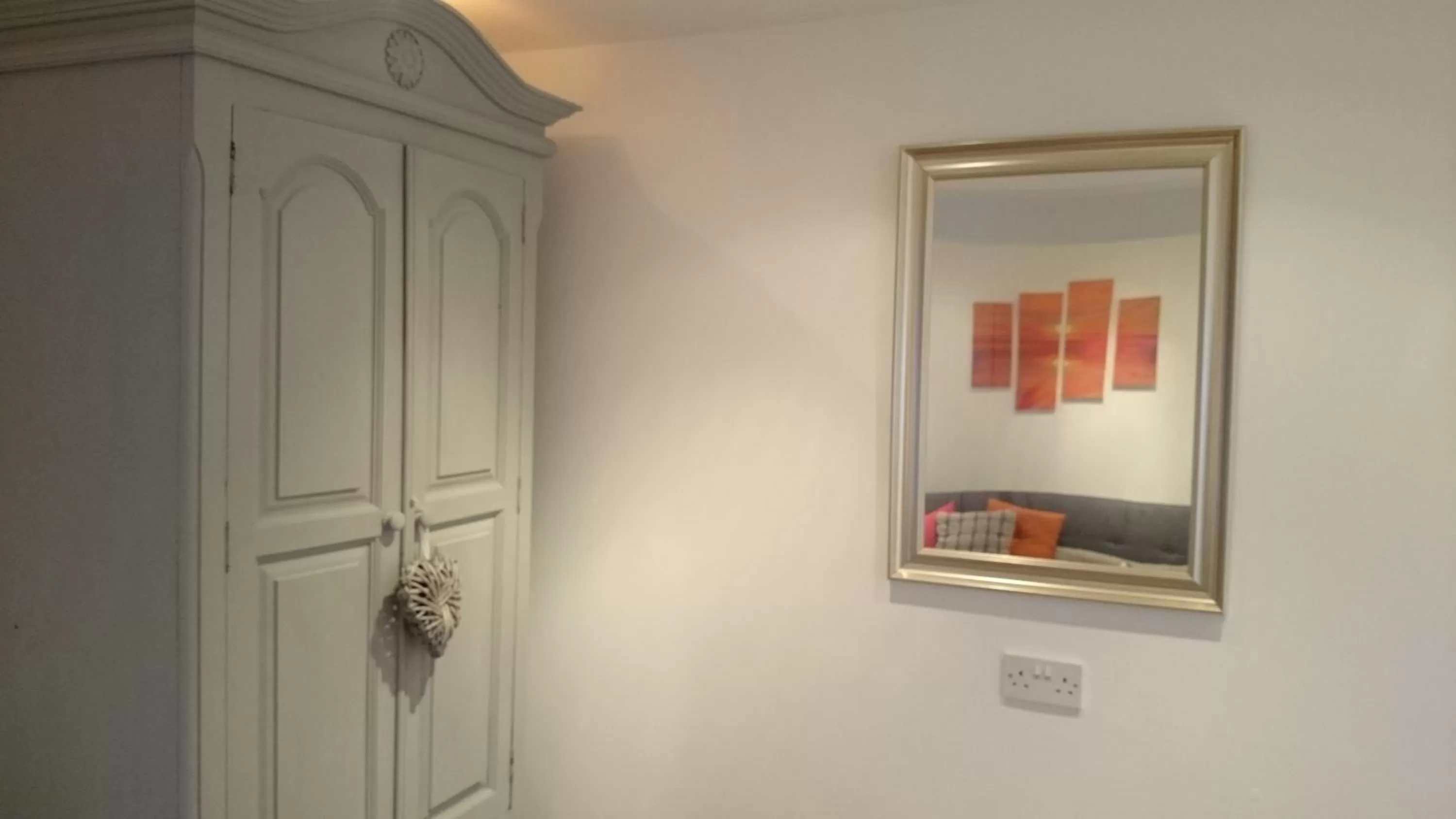 Bedroom in White Horse Inn