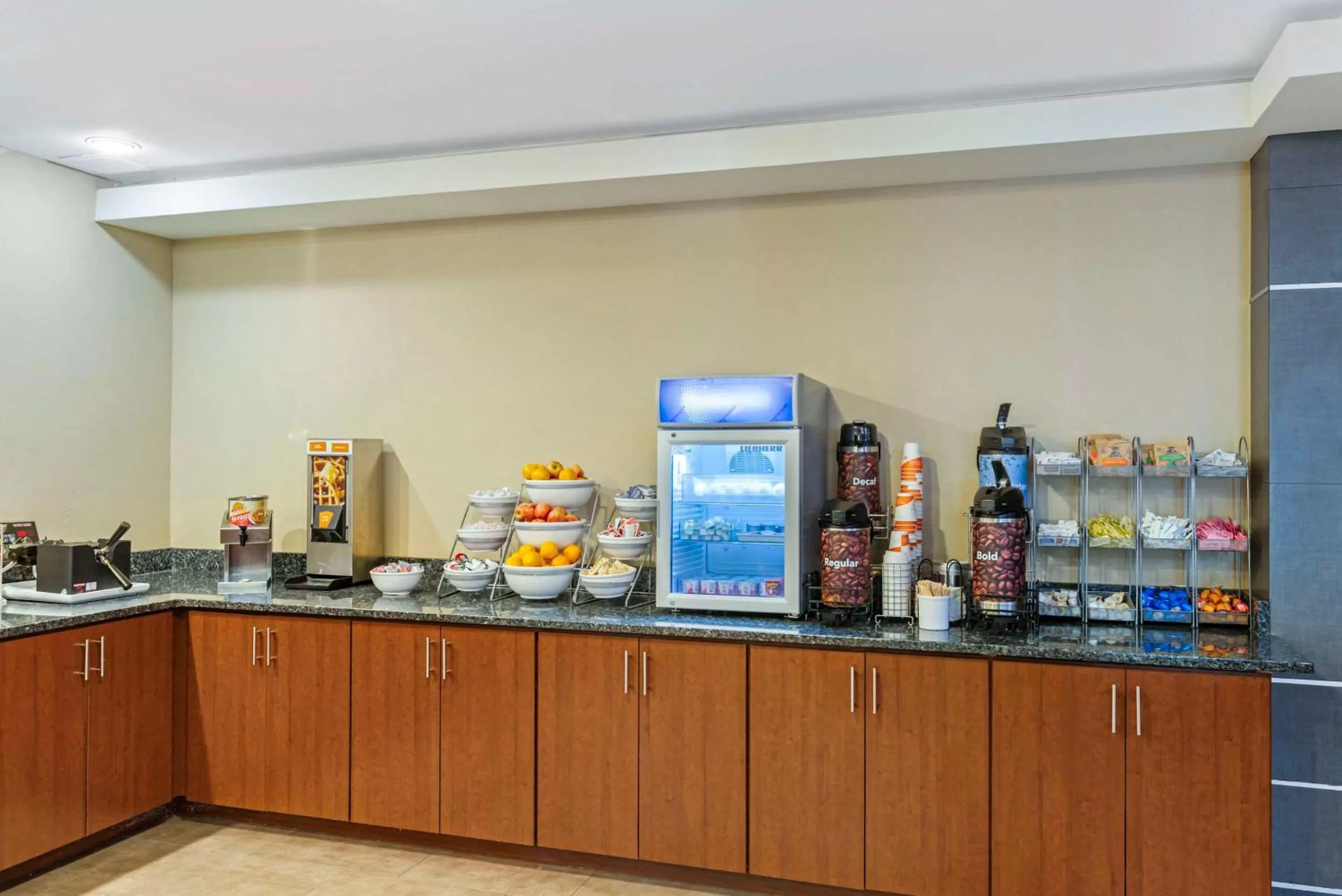 Breakfast in Comfort Suites At Virginia Center Commons