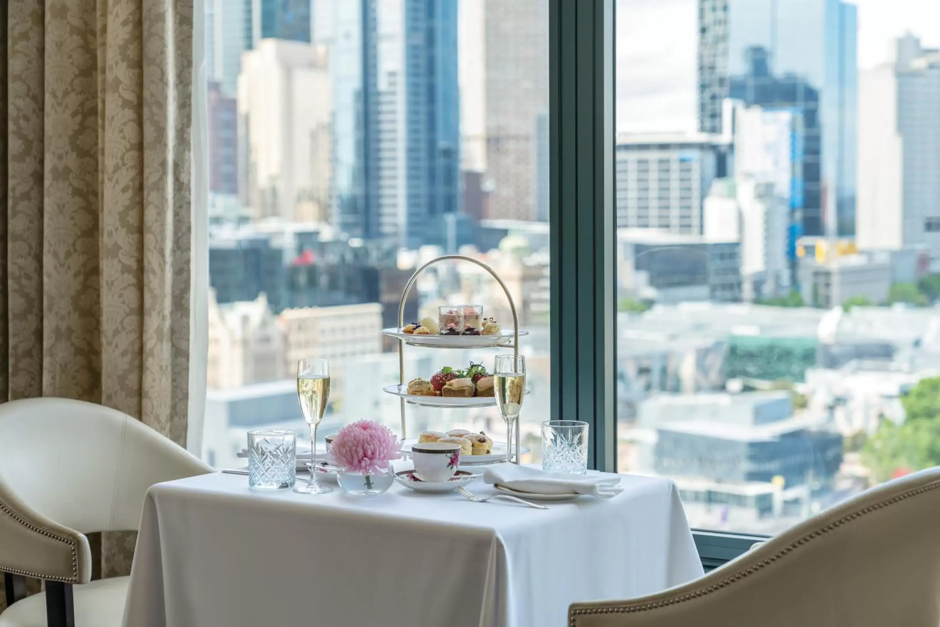 Lounge or bar, Restaurant/Places to Eat in The Langham Melbourne