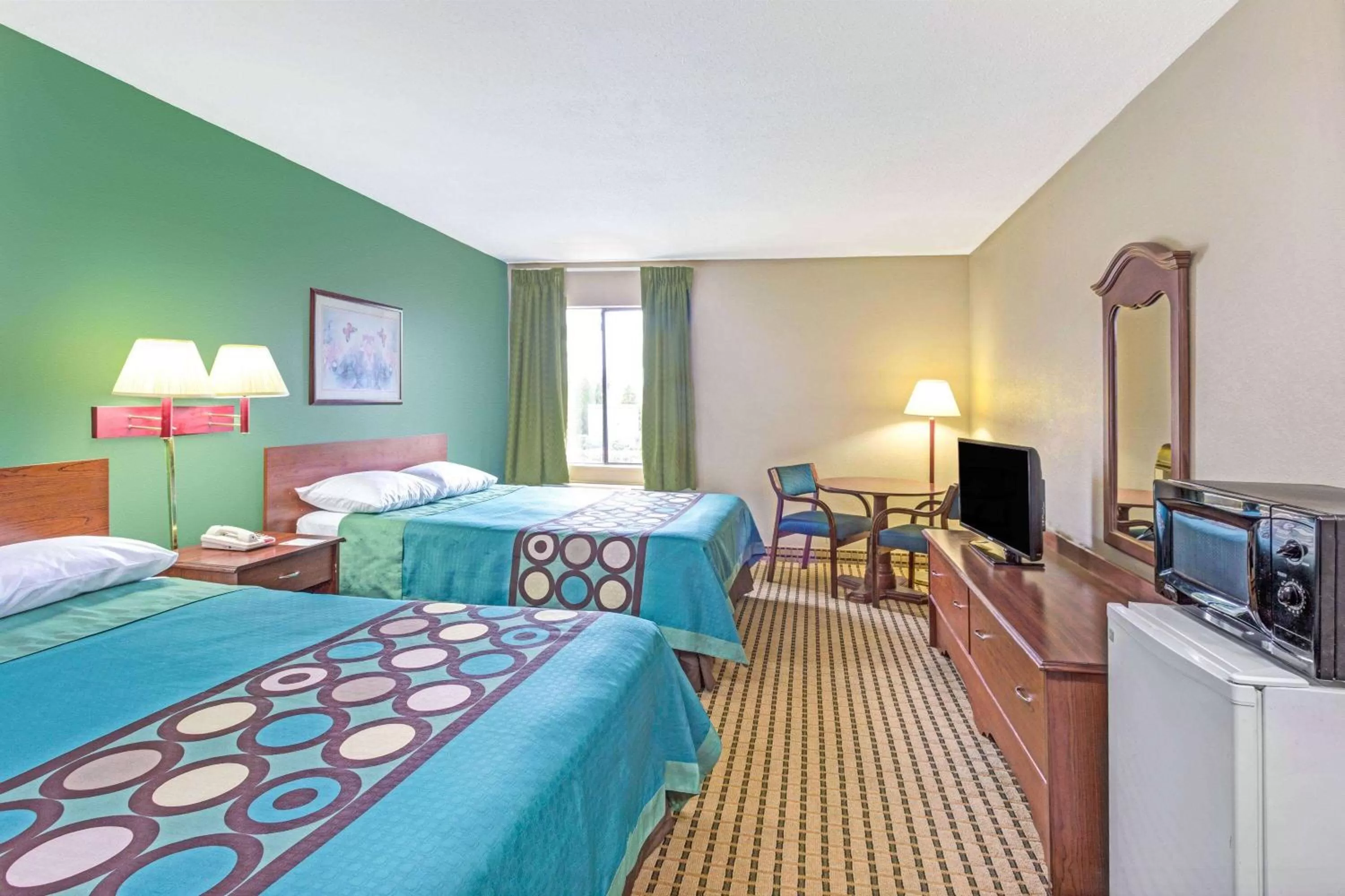 Photo of the whole room in Super 8 by Wyndham Dawsonville