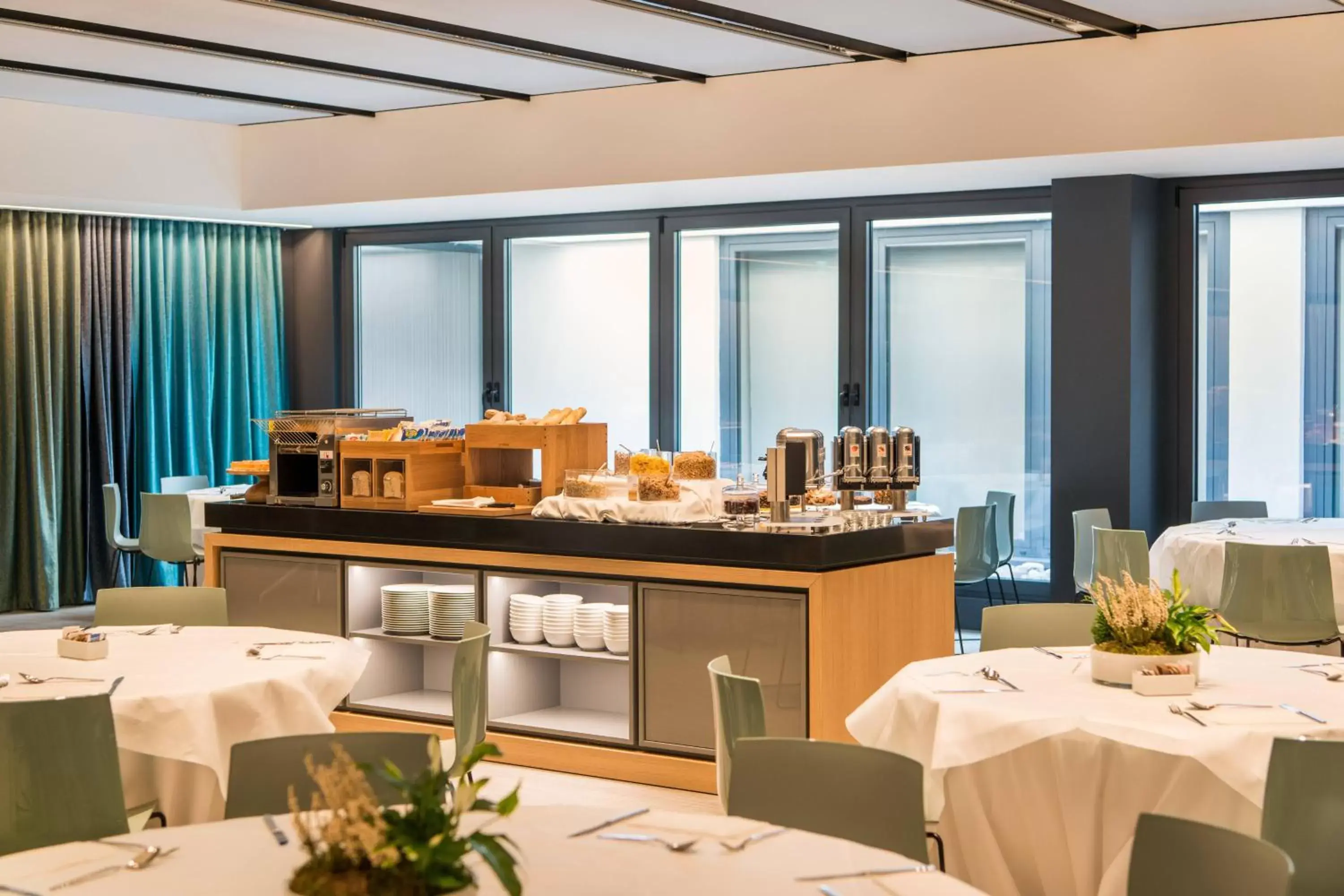 Breakfast, Restaurant/Places to Eat in Four Points by Sheraton Venice Mestre