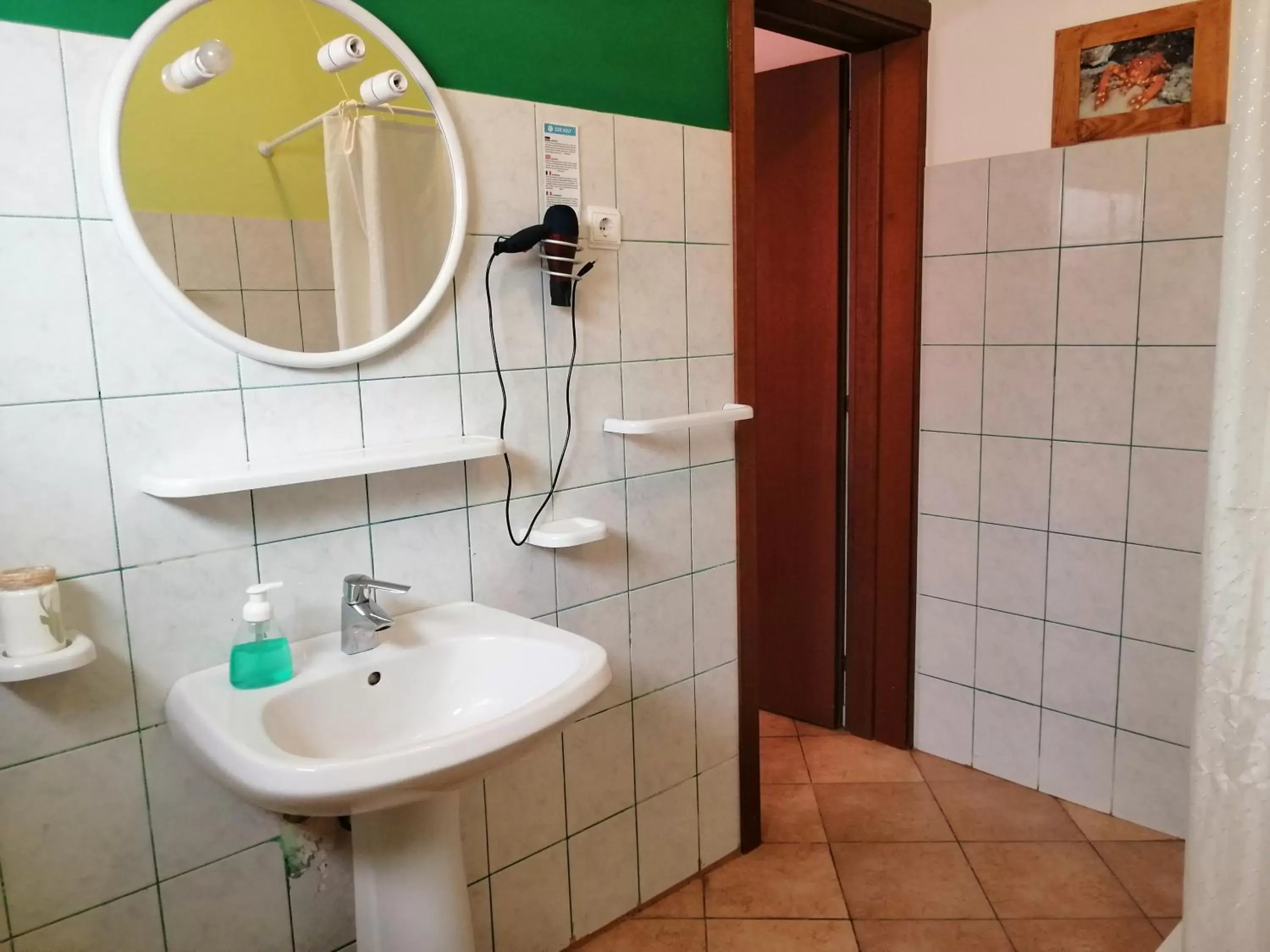 Queen Room with Private Bathroom - single occupancy in B&B Salinas Boa Vista WiFi FREE Queen Room with Private Bathroom - single occupancy in B&B Salinas Boa Vista WiFi FREE