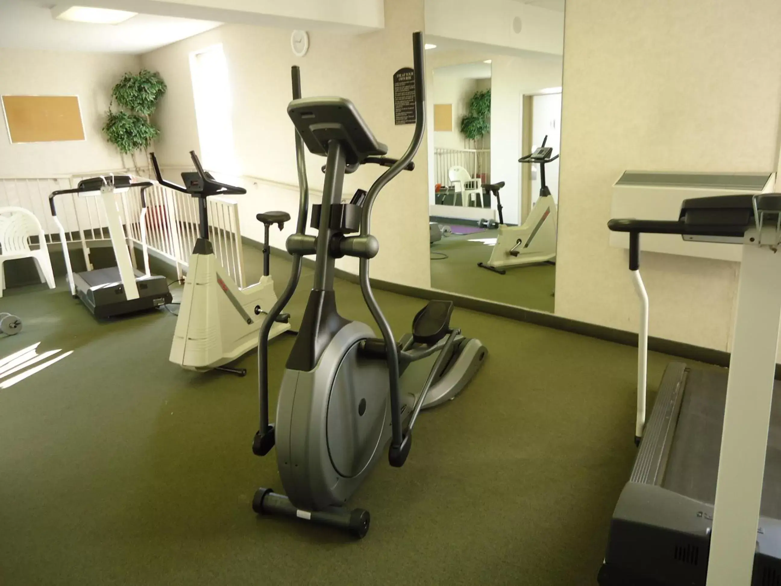 Fitness centre/facilities in Ramada by Wyndham Trenton Fitness centre/facilities in Ramada by Wyndham Trenton