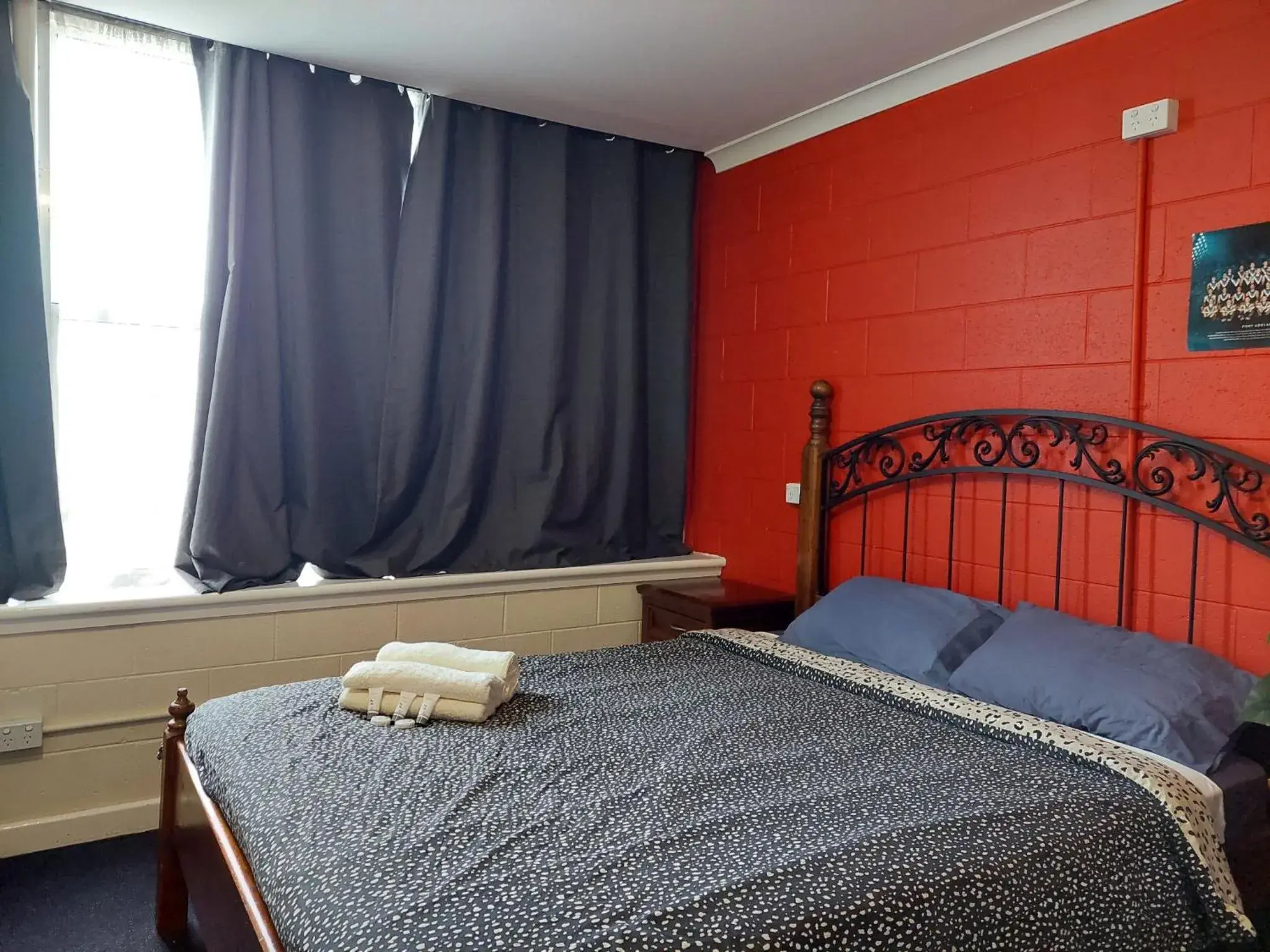 Bed in Port Adelaide Backpackers