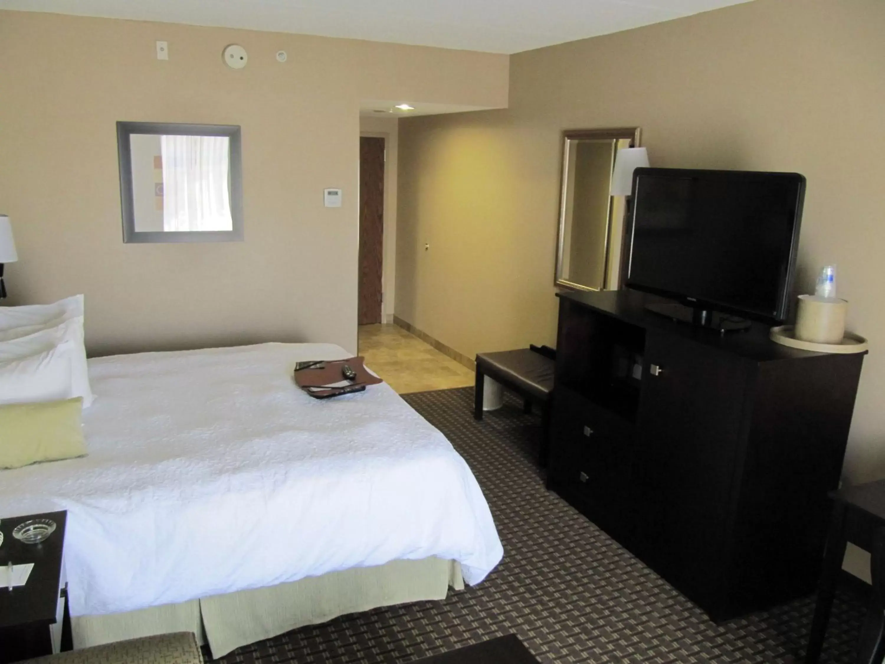 Photo of the whole room, Bed in Hampton Inn Lindale/Tyler Photo of the whole room, Bed in Hampton Inn Lindale/Tyler