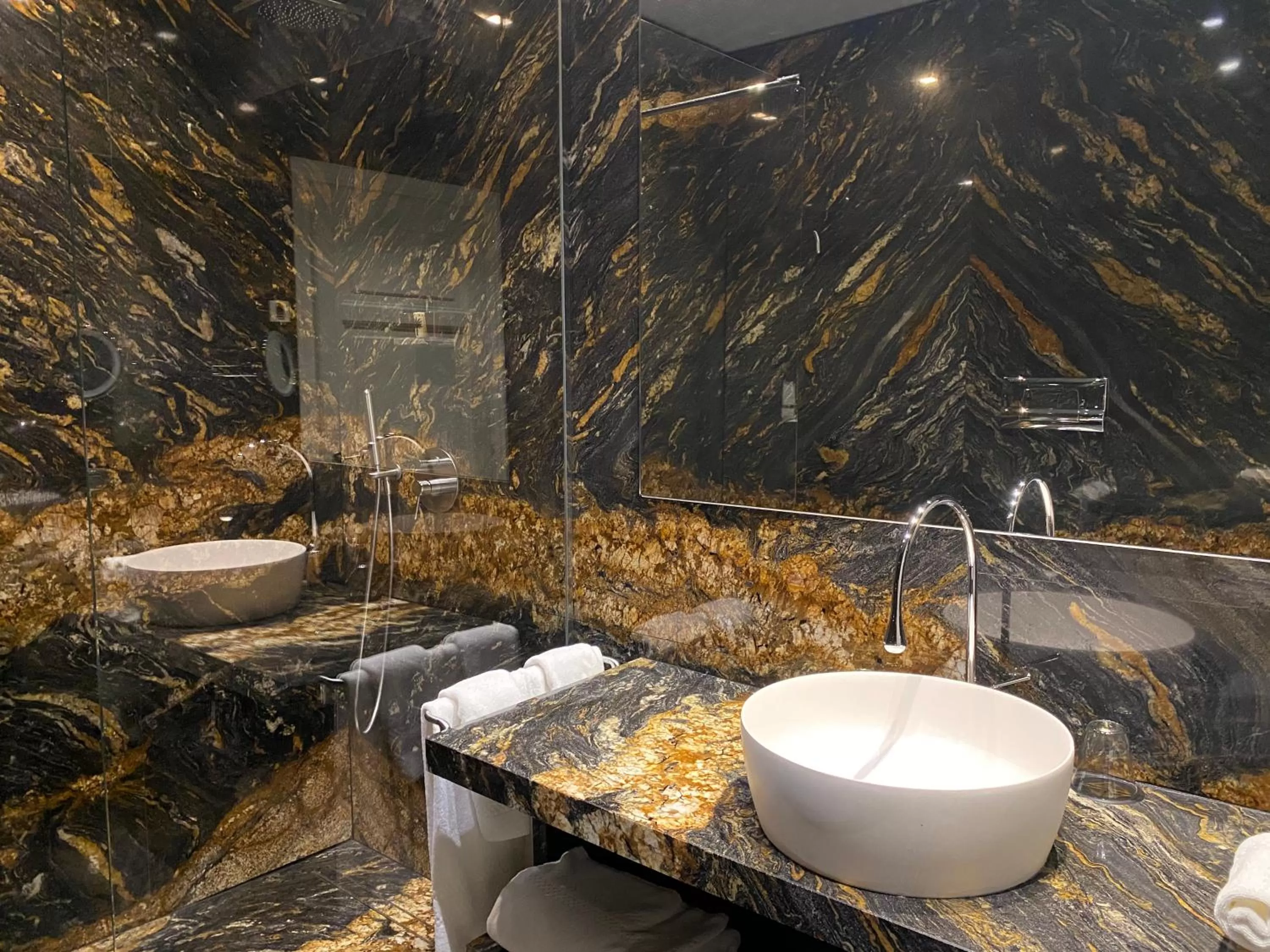 Deluxe Double Room with Balcony in Galleria Vik Milano - Townhouse Galleria - Small Luxury Hotels of the World