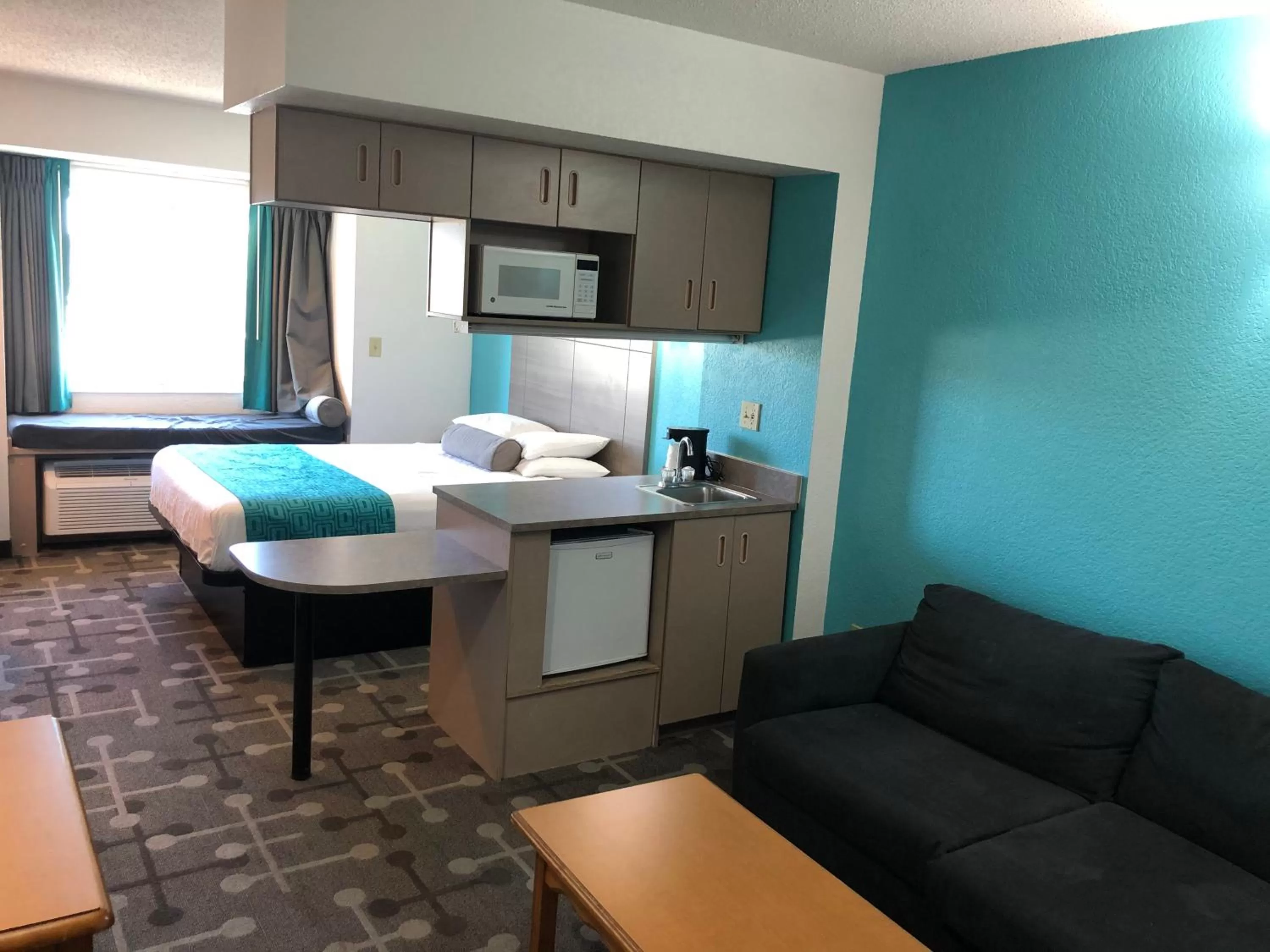 Red Lion Inn & Suites Elk Grove Village