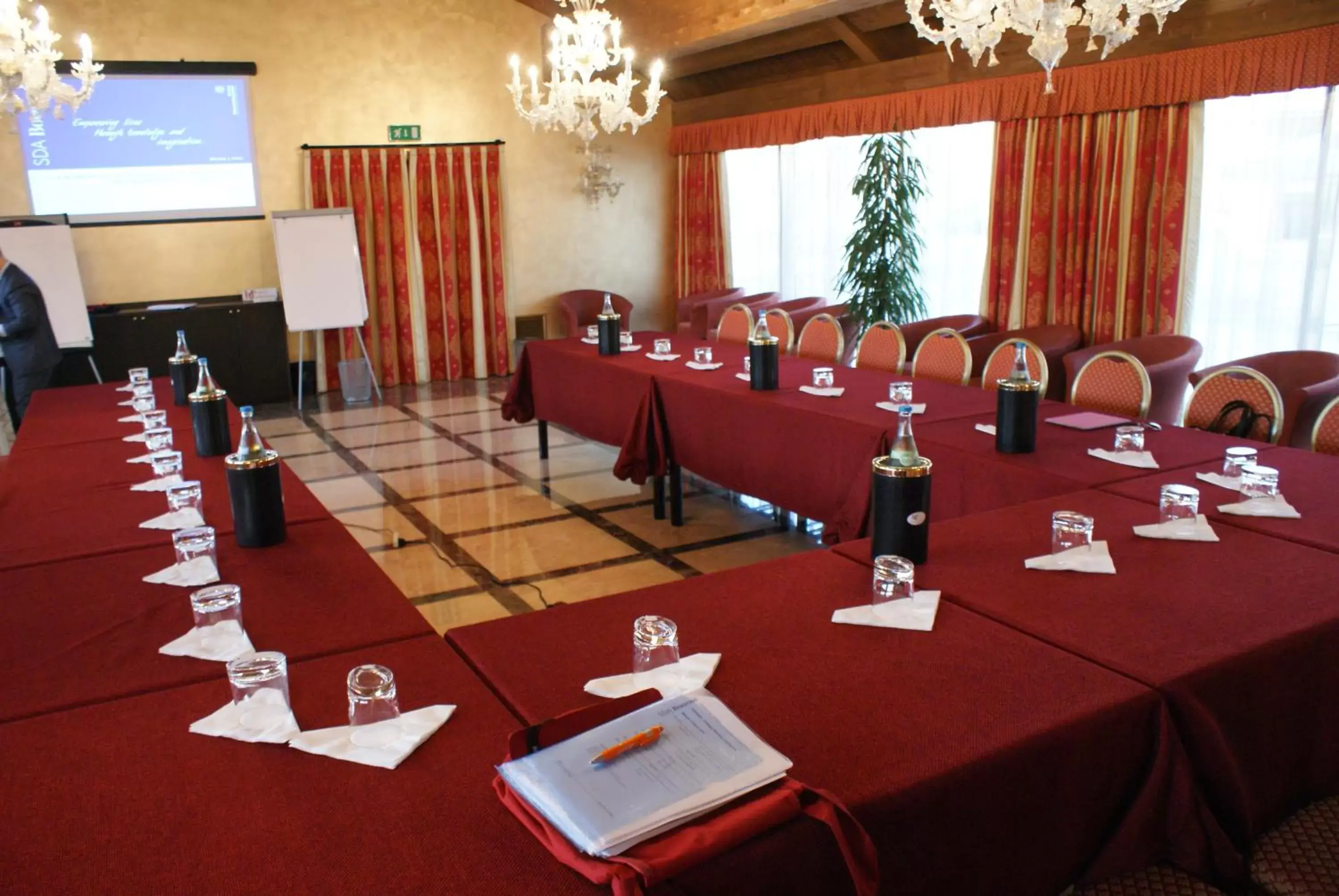 Business facilities, Business Area/Conference Room in Hotel Calissano