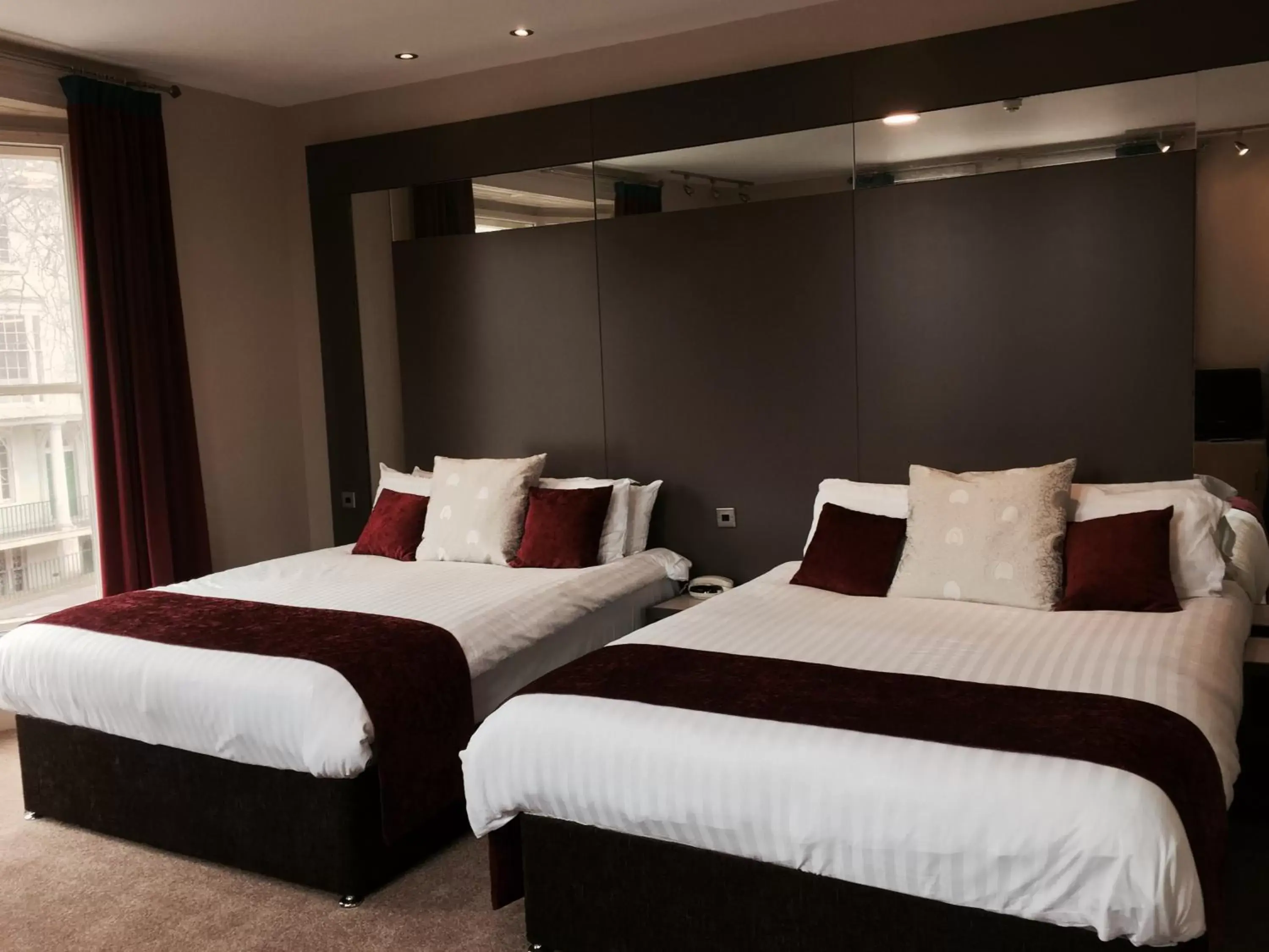 Bed in Regent Hotel Doncaster