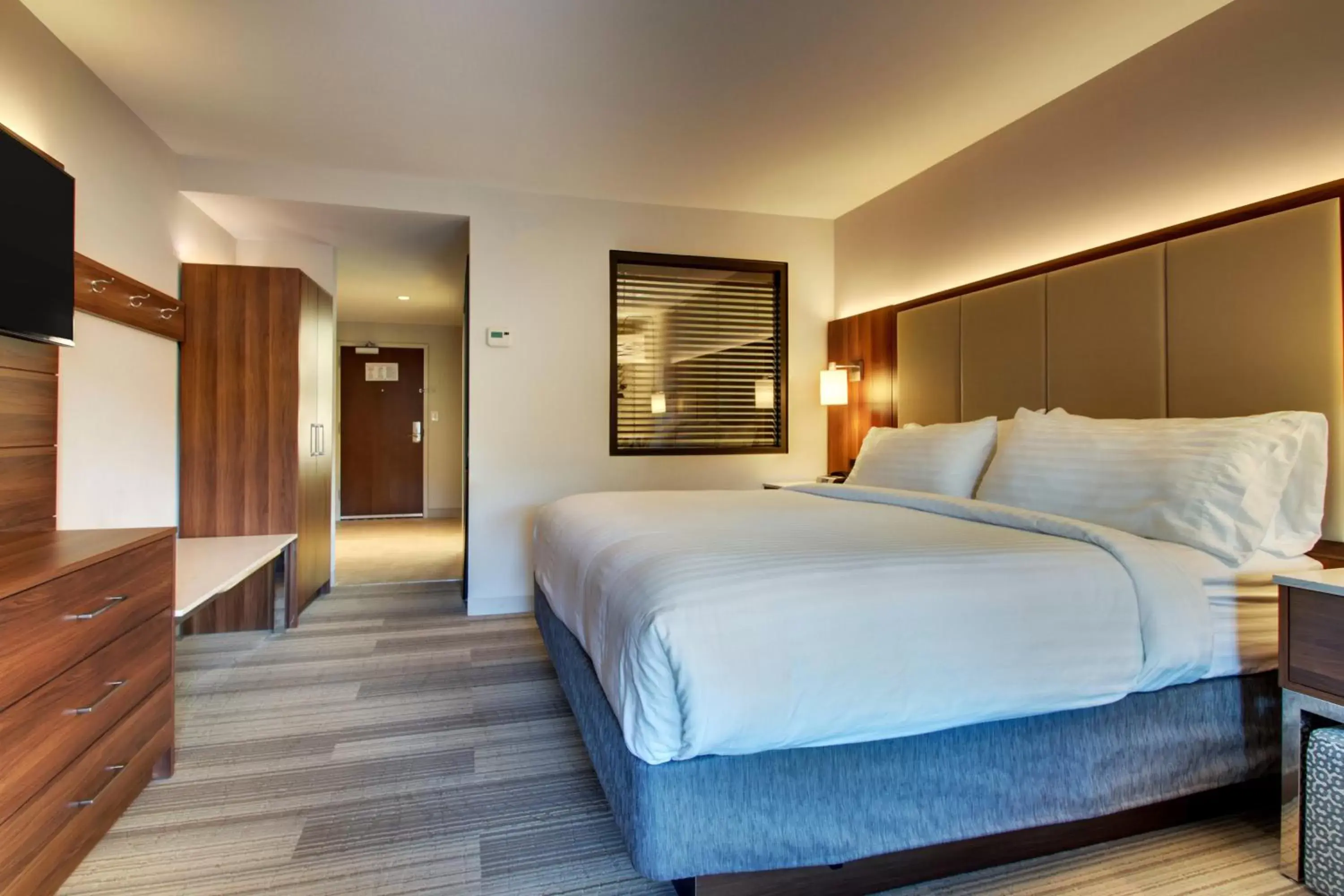 Suite - Mobility Access Roll in Shower/Non-Smoking in Holiday Inn Express & Suites Helen by IHG Suite - Mobility Access Roll in Shower/Non-Smoking in Holiday Inn Express & Suites Helen by IHG