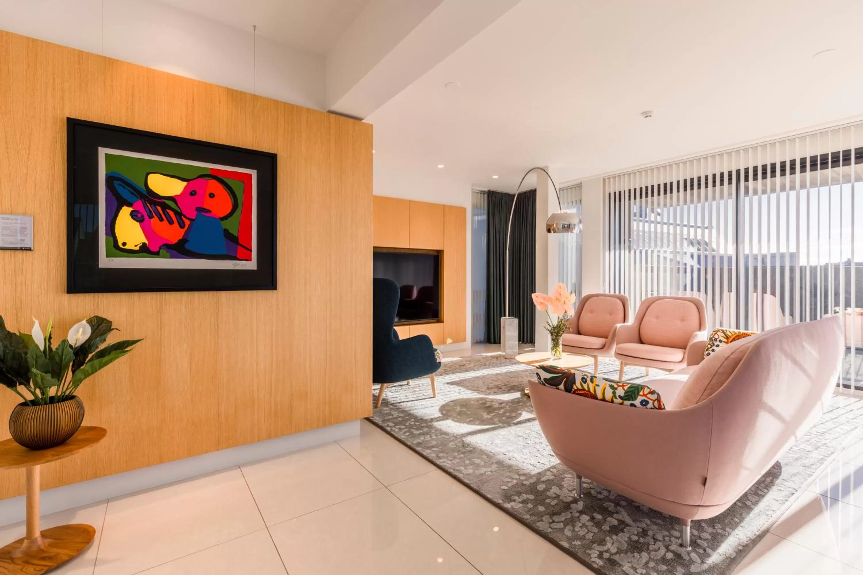 Living room in Black Pearl Apartment Hotel