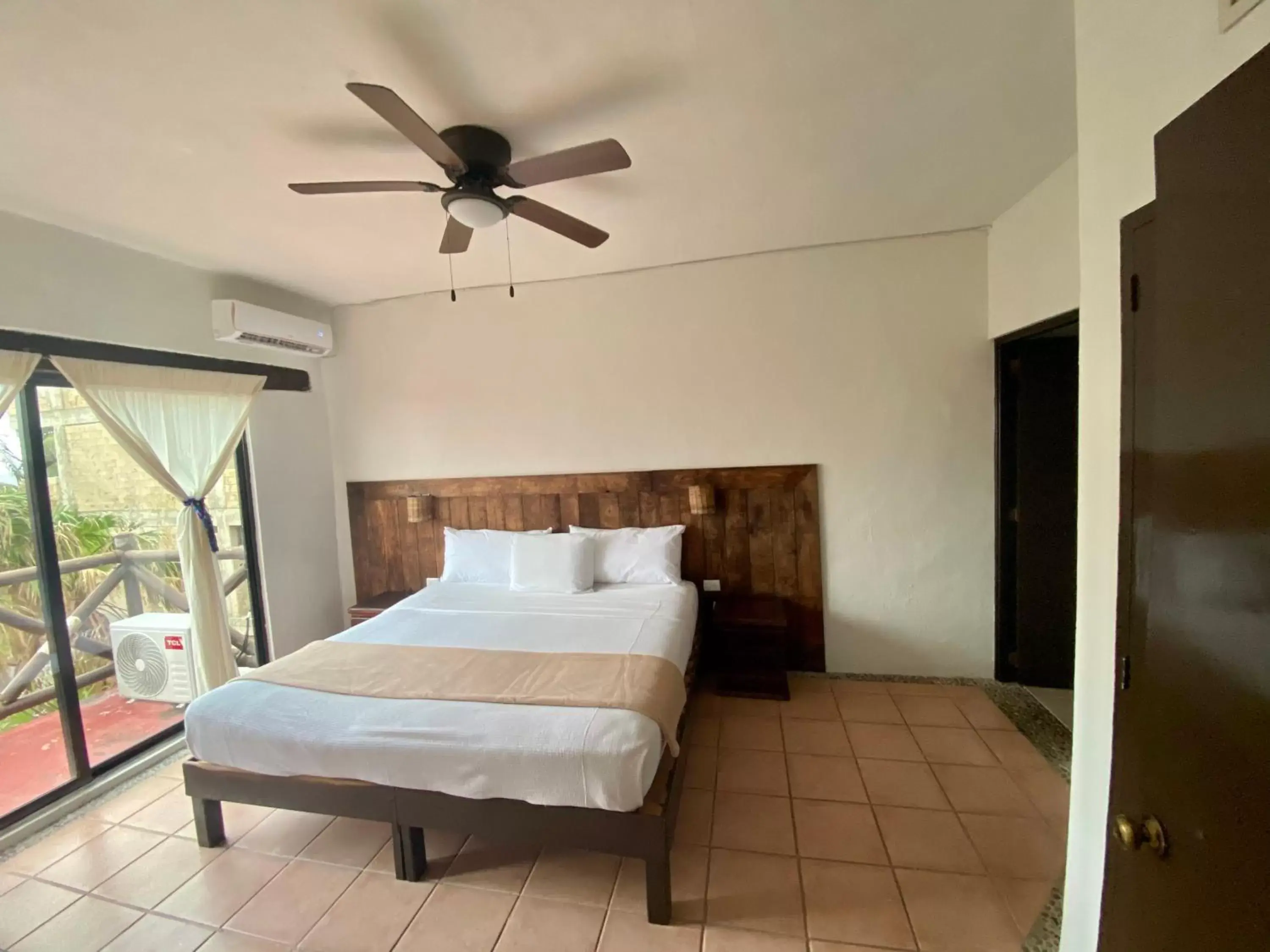 Bedroom, Bed in Casa Caribe Cancun