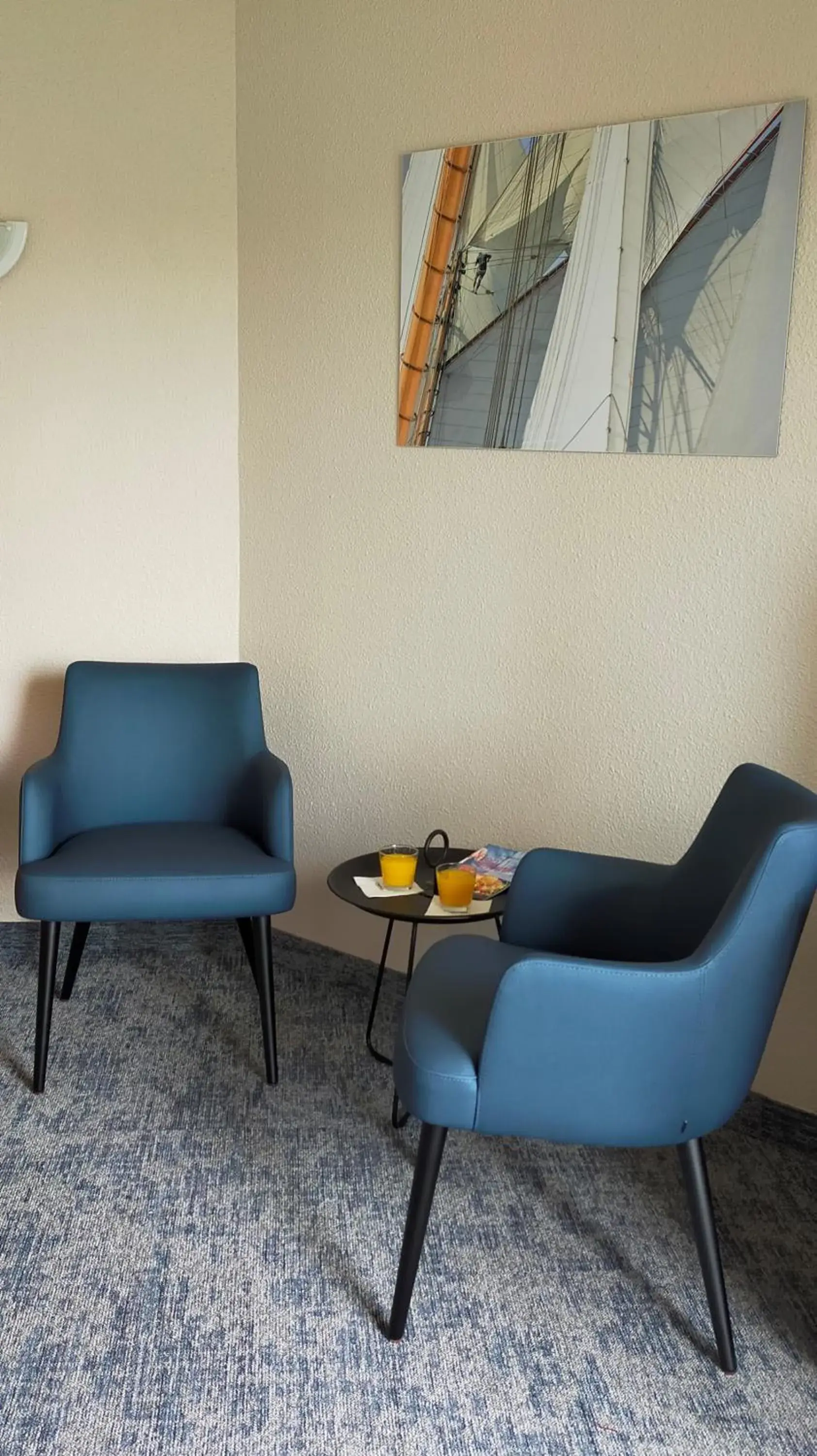 Living room, Seating Area in The Originals Boutique, Hotel Admiral's, Les Sables-d'Olonne (Inter-Hotel)