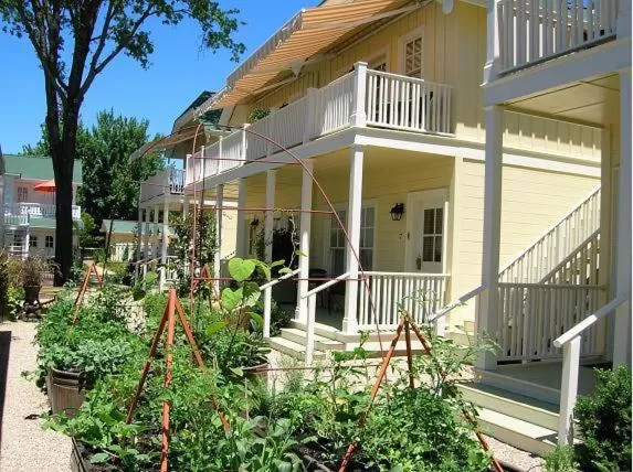 Property building in Tallman Hotel