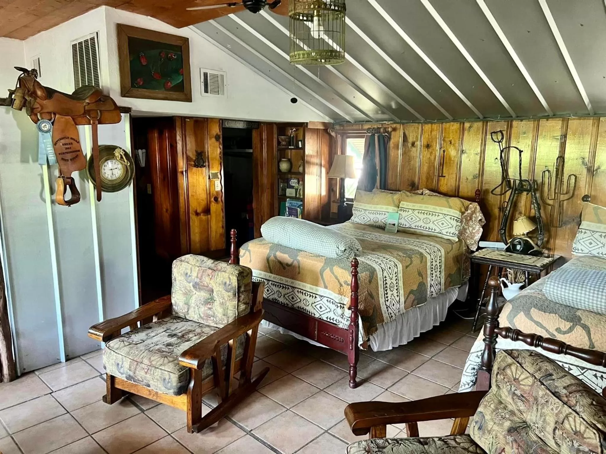 Bed in Country Woods Inn