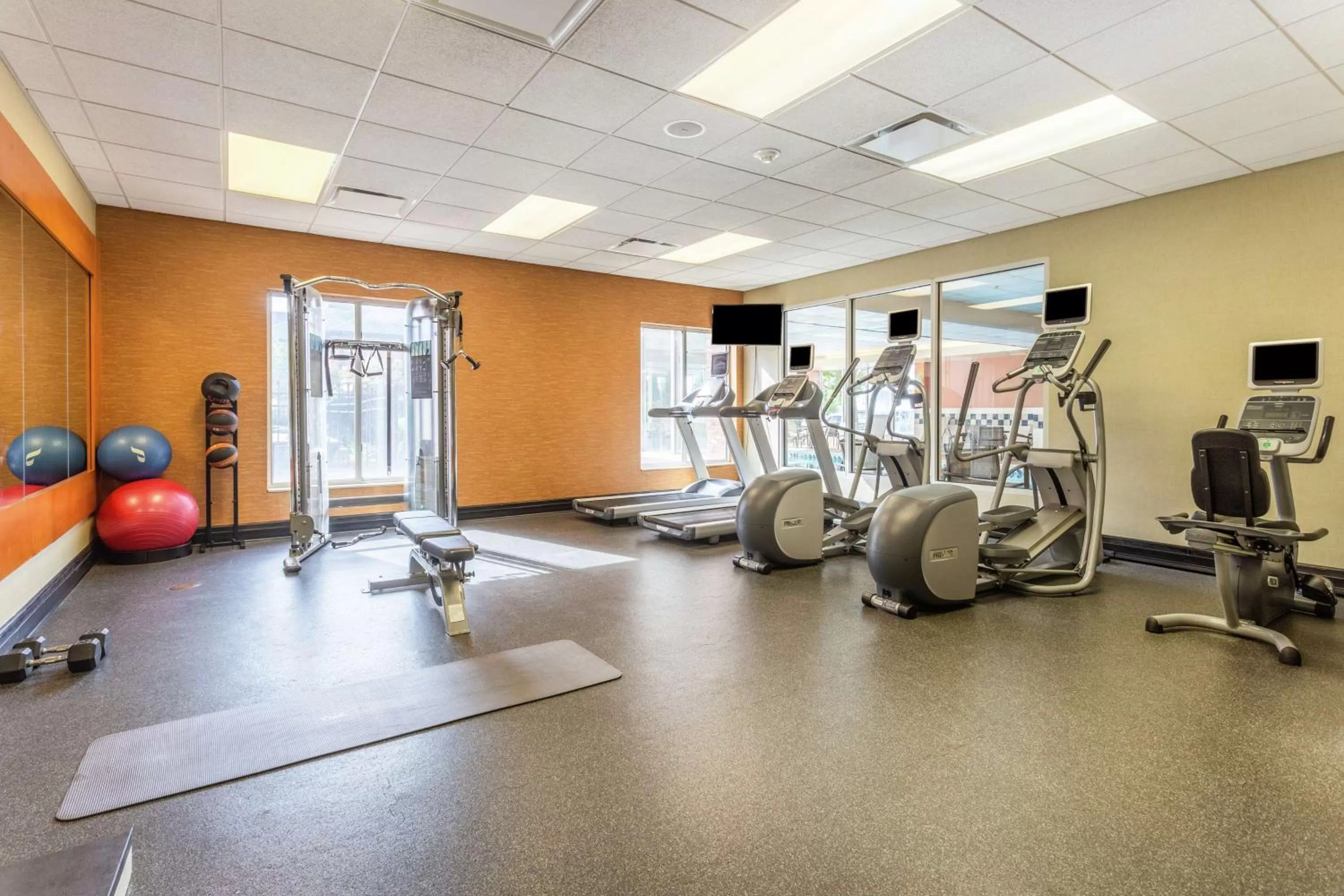 Fitness centre/facilities in Hilton Garden Inn Chicago/Tinley Park