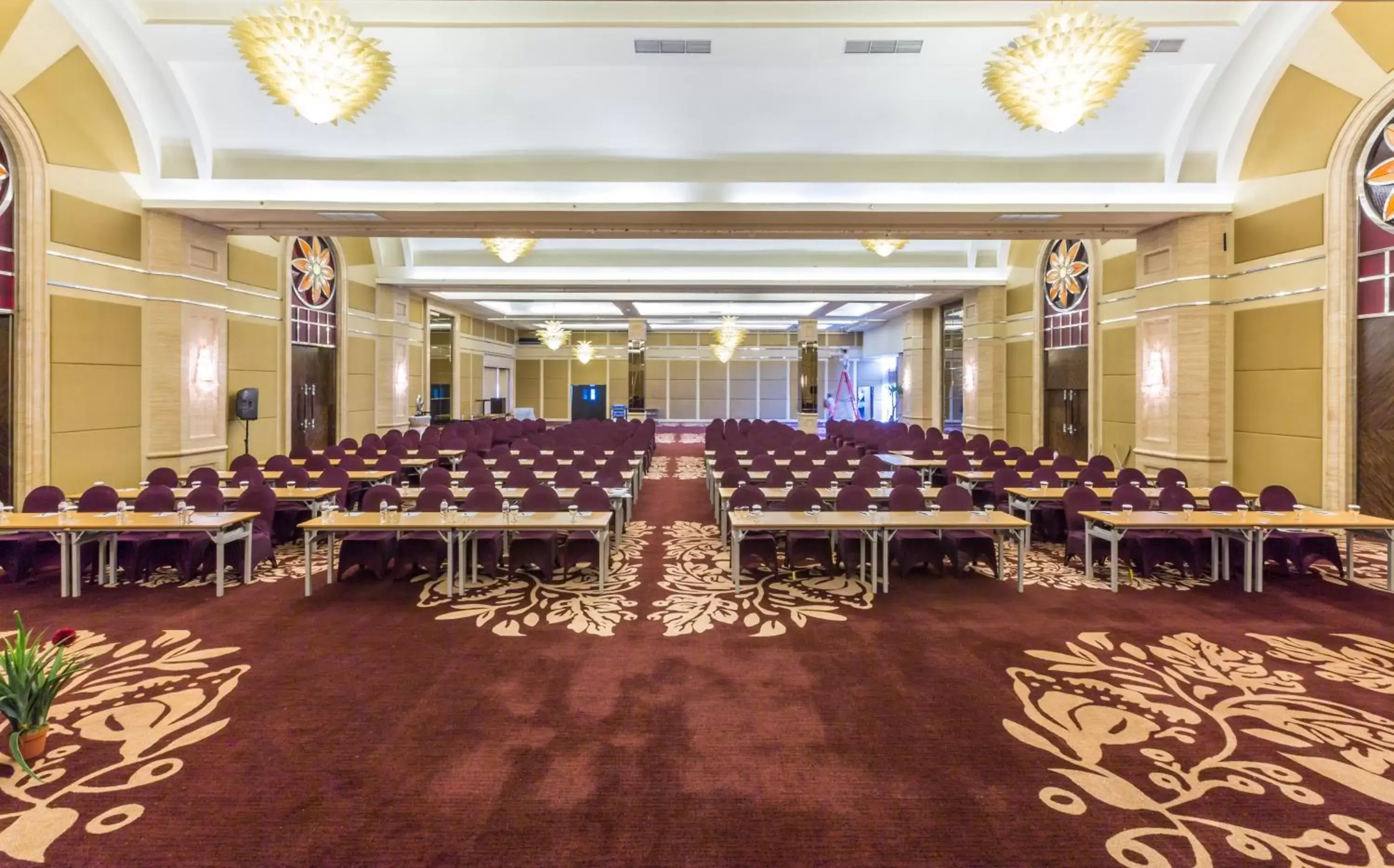 Business facilities in Wyndham Surabaya