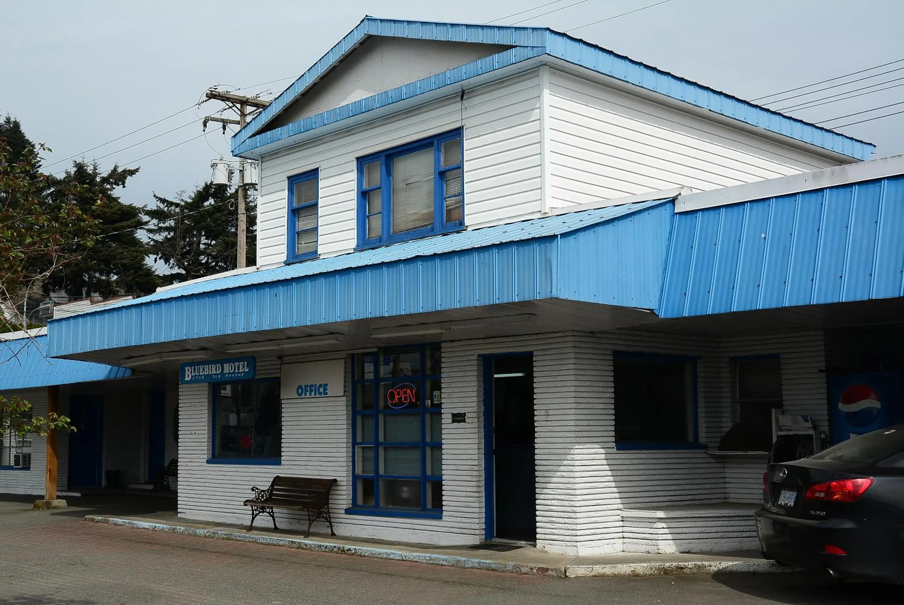 Property Building in Bluebird Motel