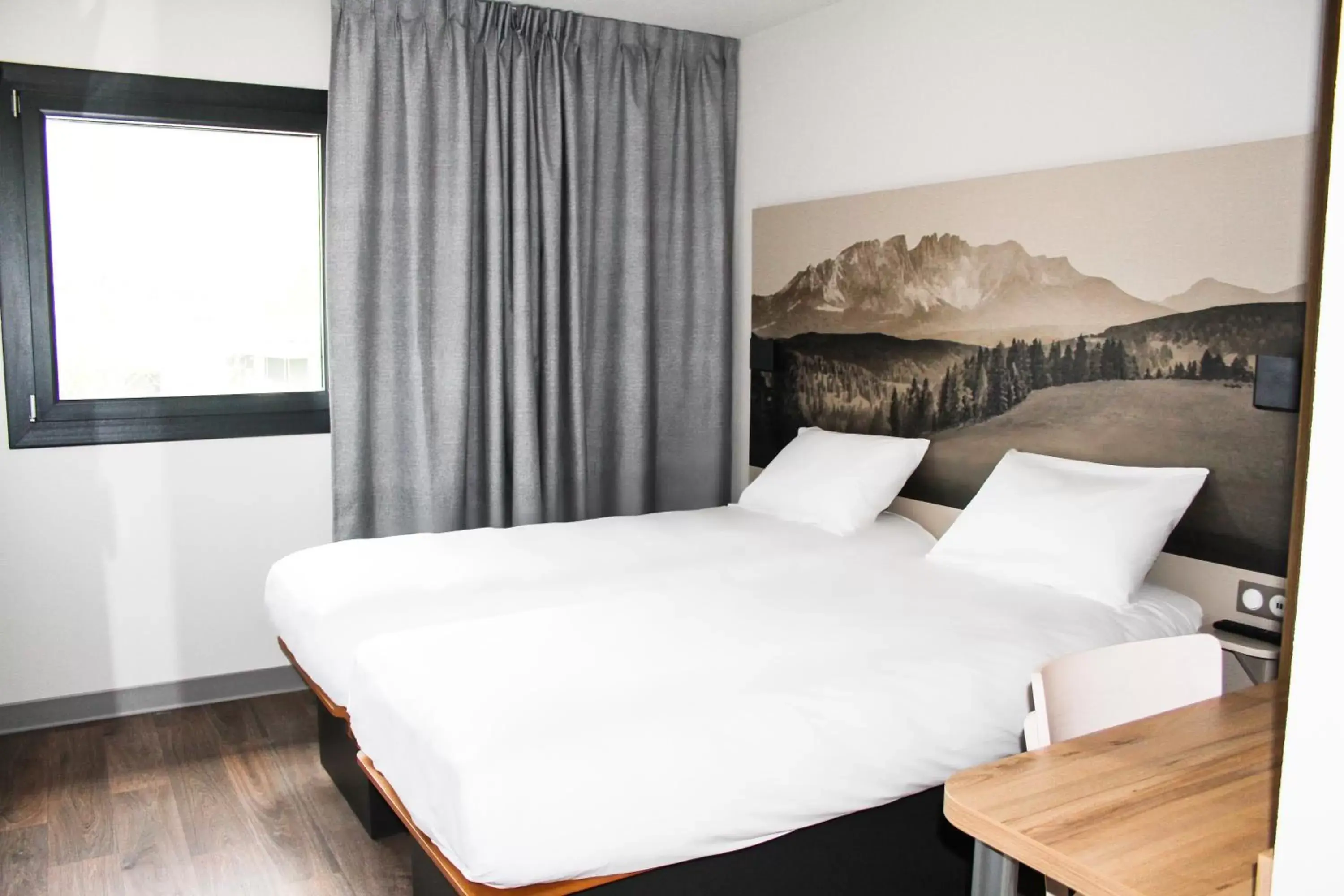 Twin Room in B&B HOTEL Aix-les-Bains Twin Room in B&B HOTEL Aix-les-Bains