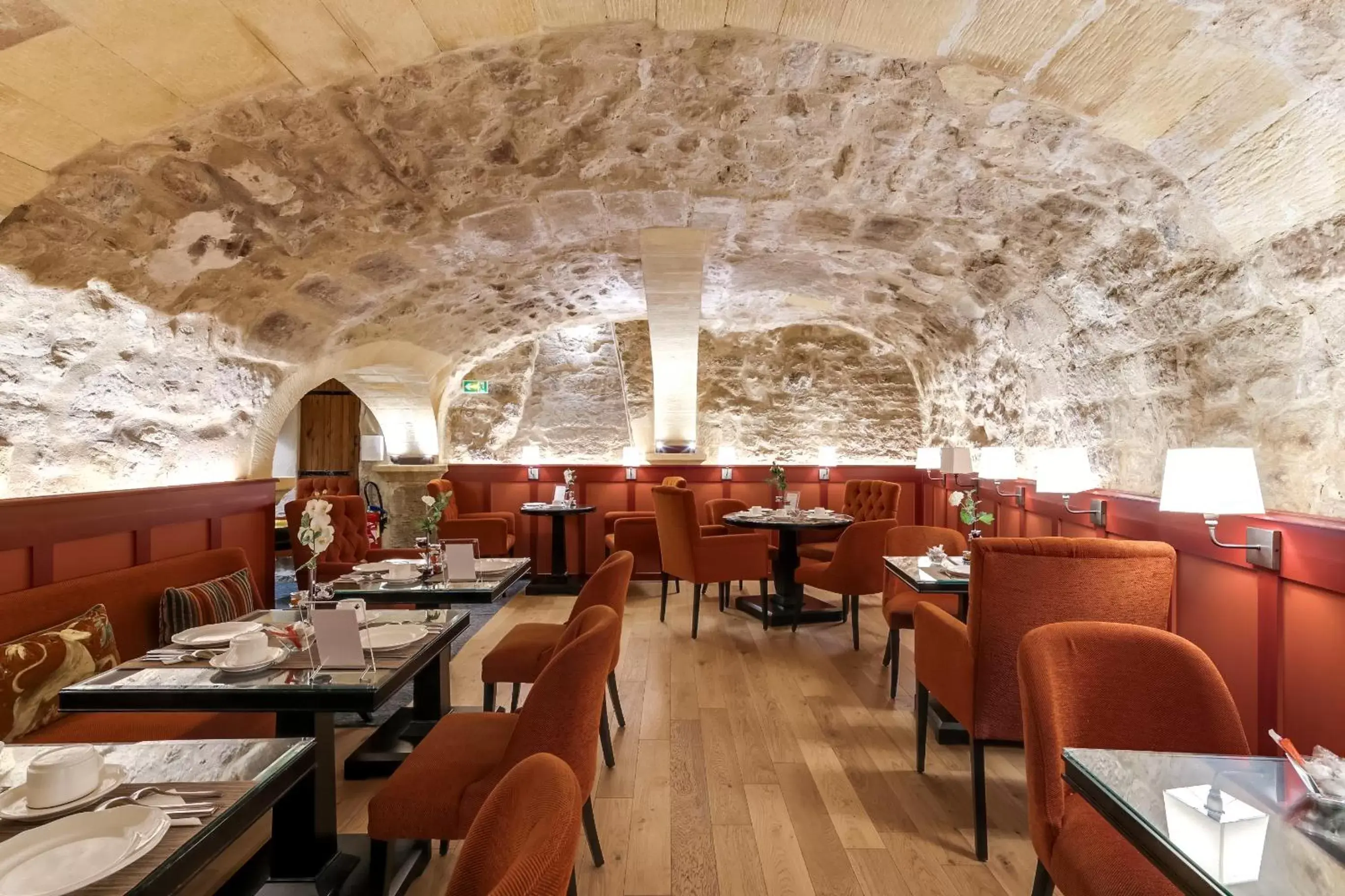 Restaurant/Places to Eat in Les Tournelles