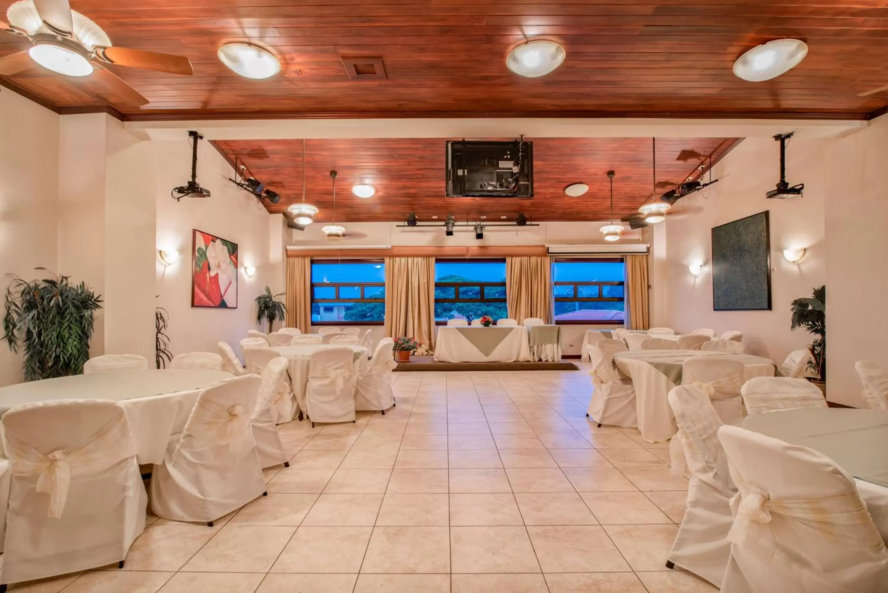 Lounge or bar, Banquet Facilities in Hotel Casa Roland San Jose