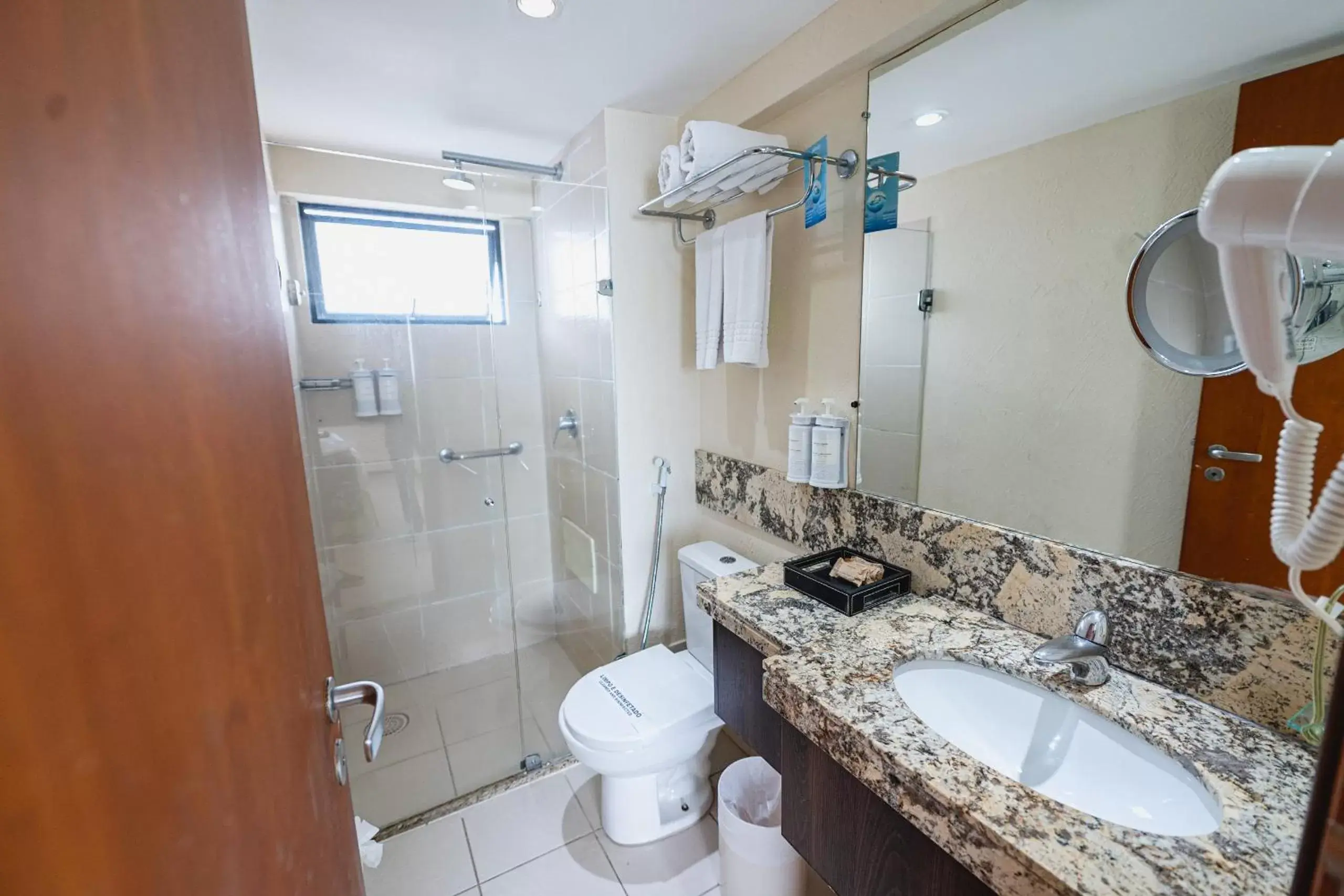 Bathroom in Quality Suites Natal