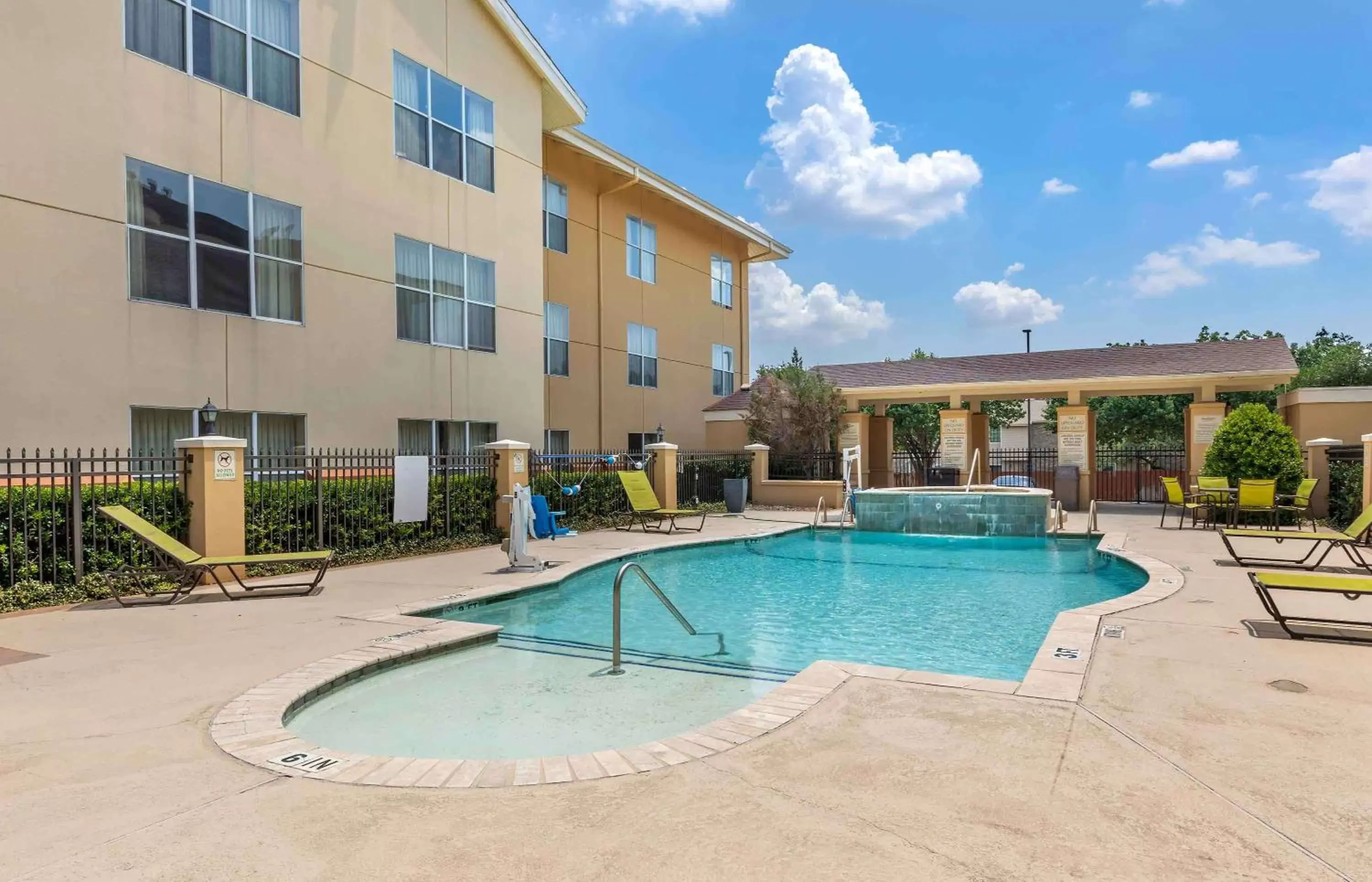 Pool view, Swimming Pool in Extended Stay America Suites - Dallas - Frankford Road