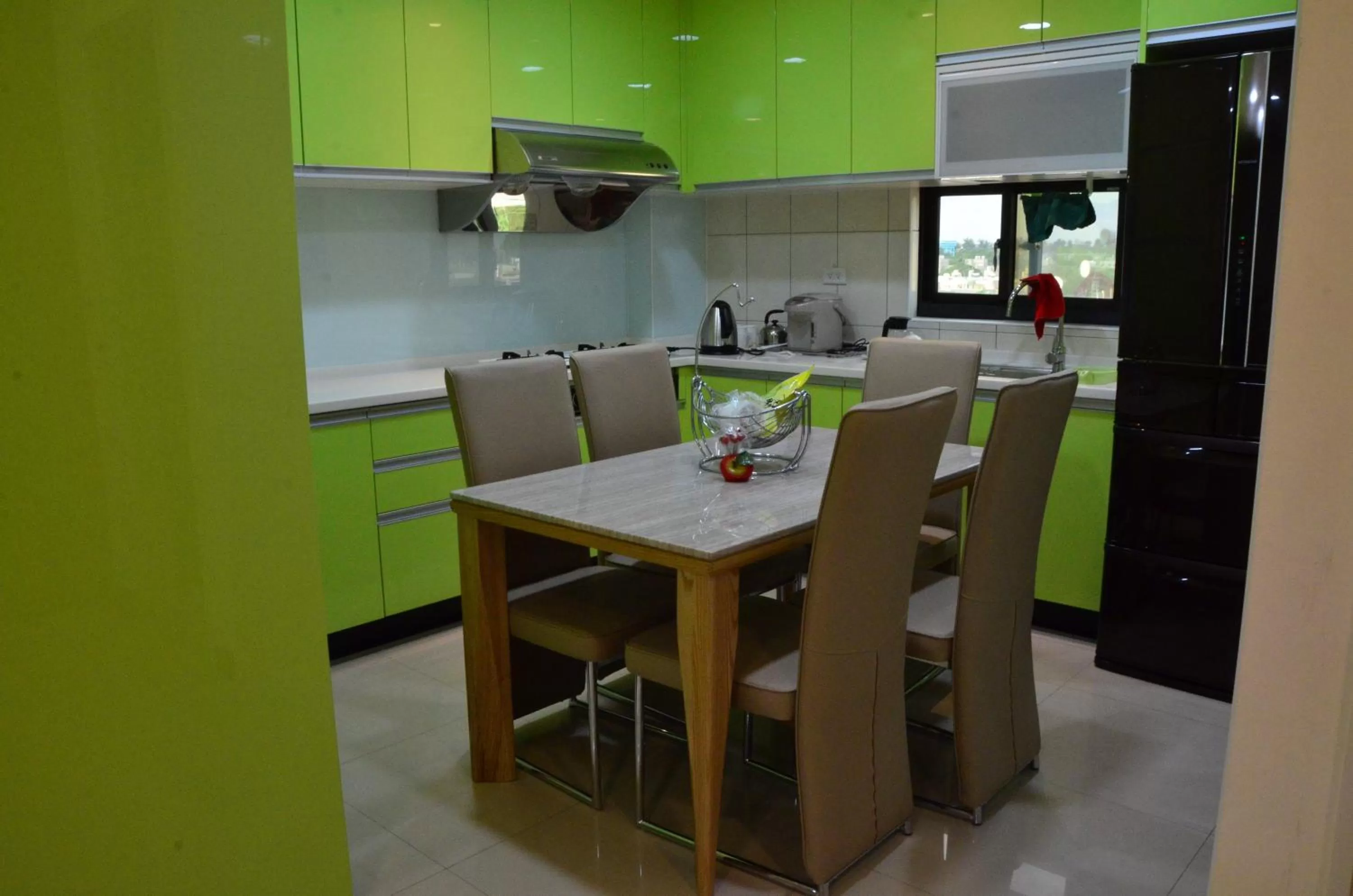 Restaurant/places to eat, Dining Area in Frank B&B