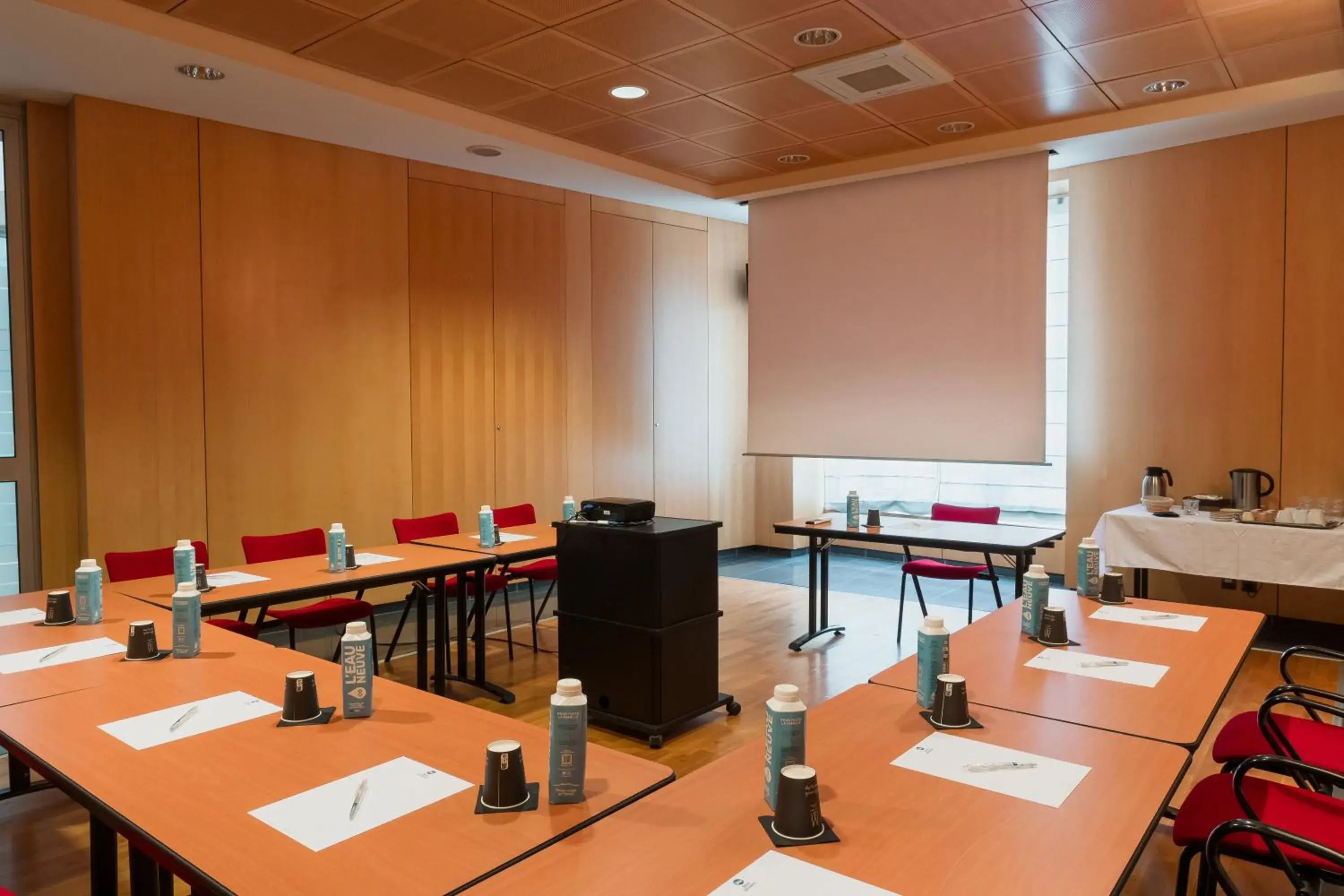 Meeting/conference room, Business Area/Conference Room in Best Western Poitiers Centre Le Grand Hotel