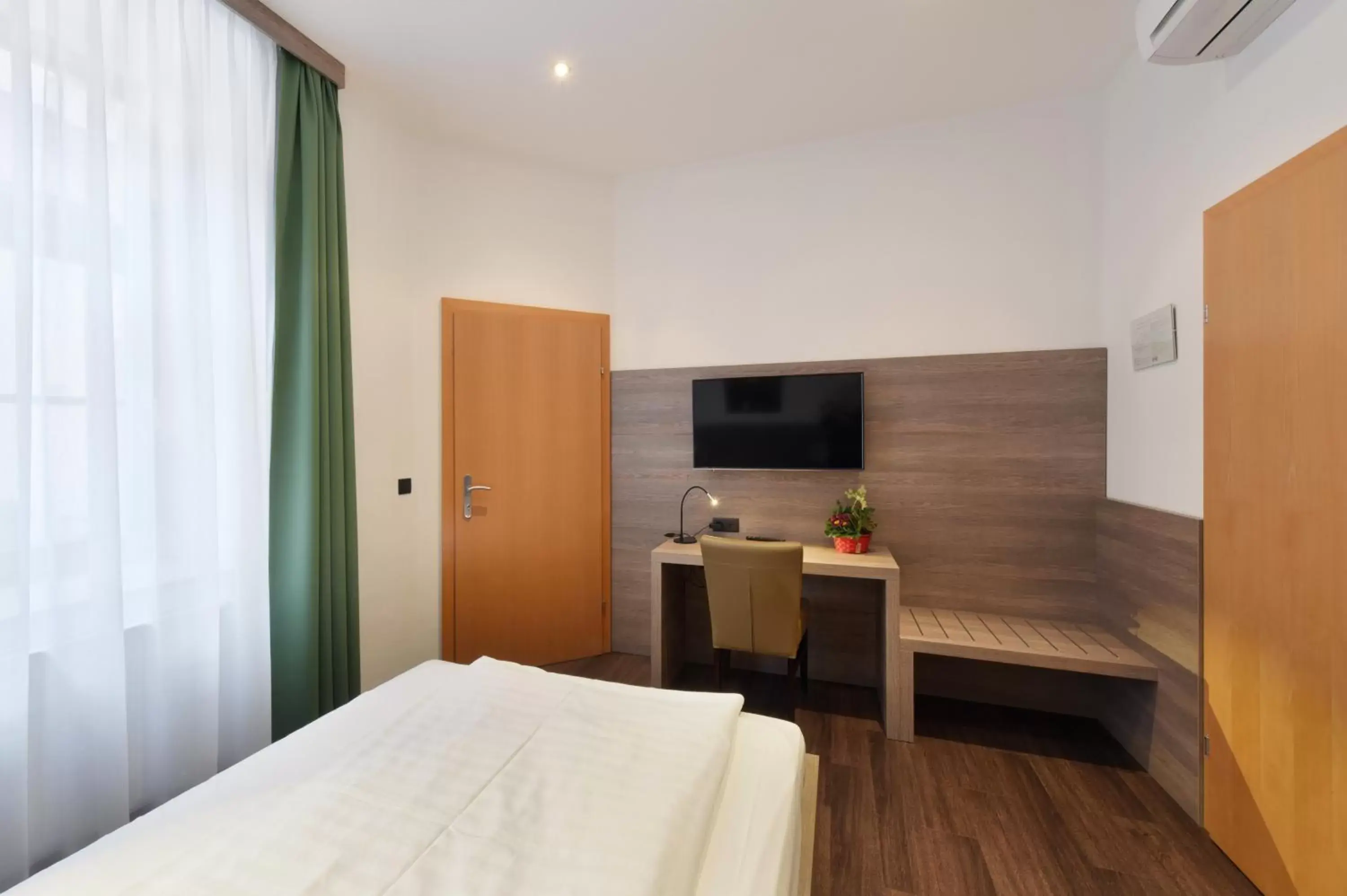 Single Room in Hotel Lucia Single Room in Hotel Lucia