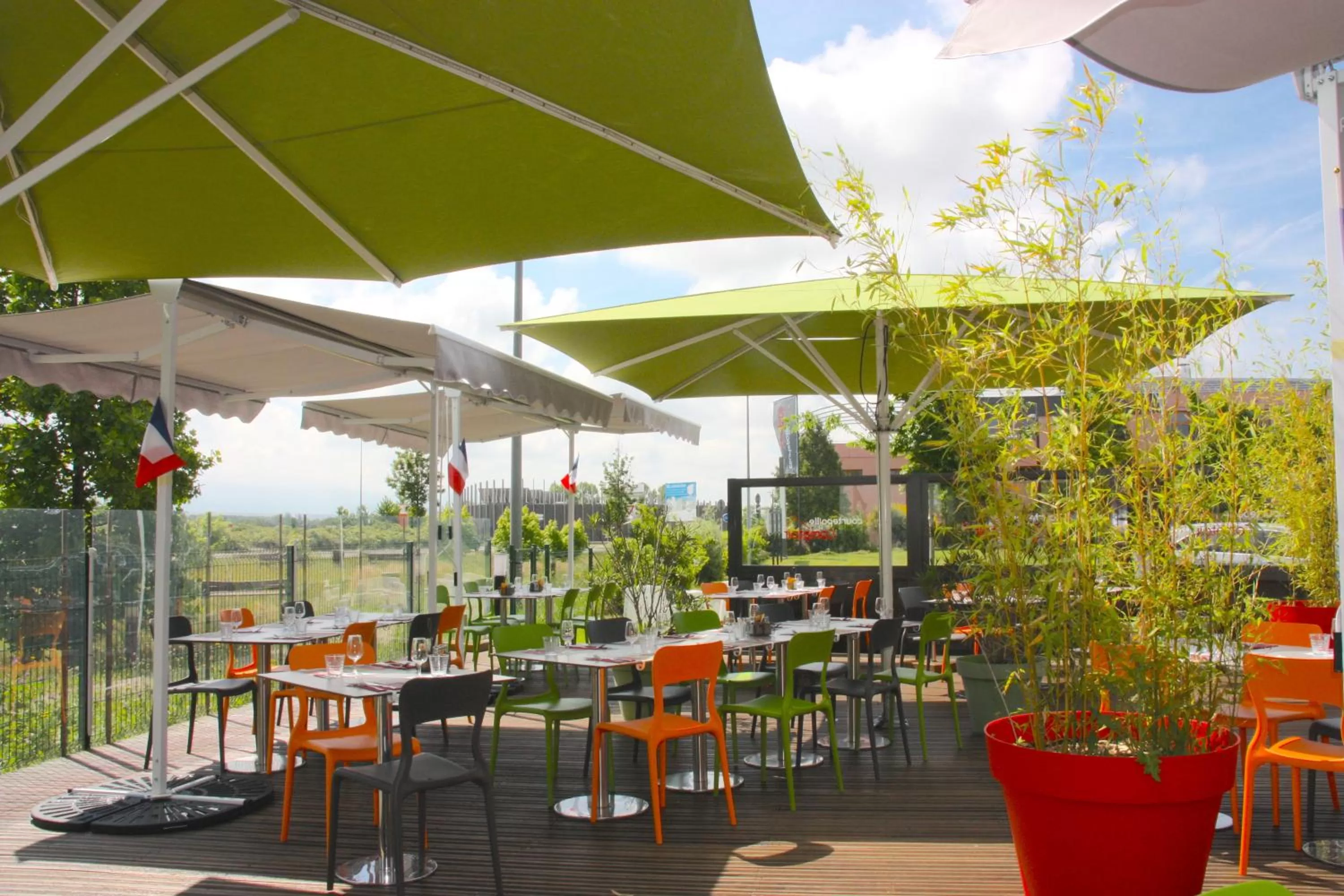 Patio in ibis Styles Romans-Valence Gare TGV