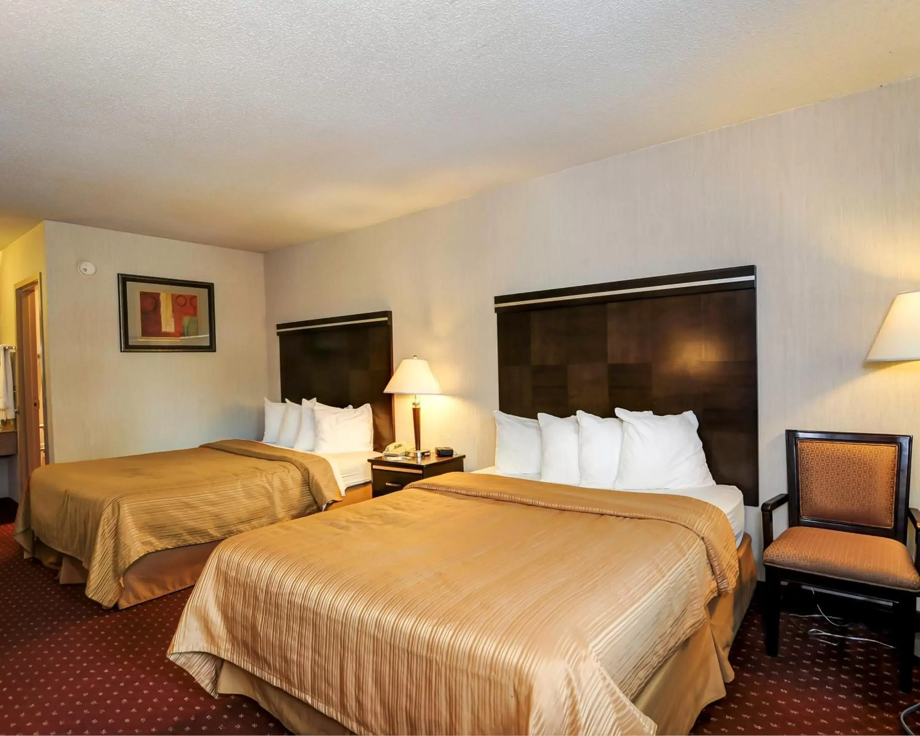 Queen Room with Two Queen Beds - Non-Smoking in Quality Inn Mount Airy Mayberry