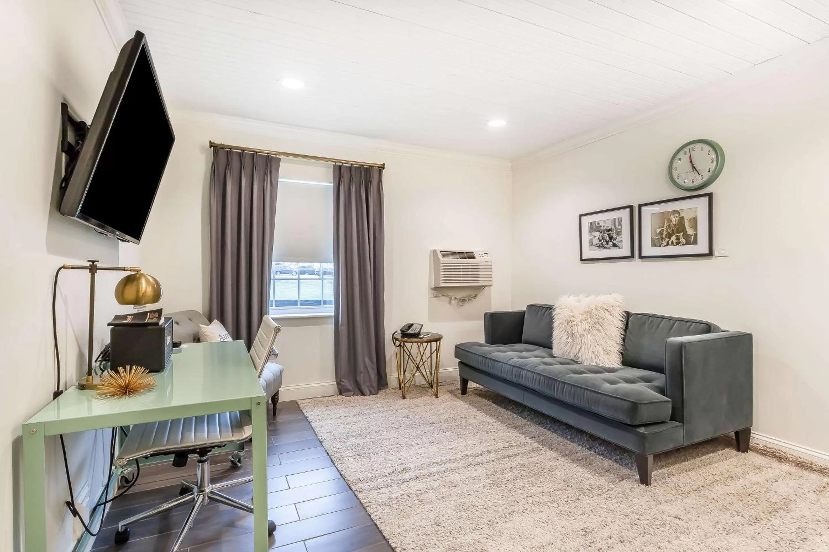 Photo of the whole room in The Aurora Inn Hotel and Event Center