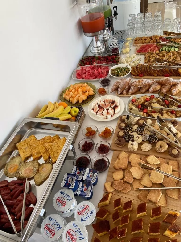 Food and drinks in Otto Hotel