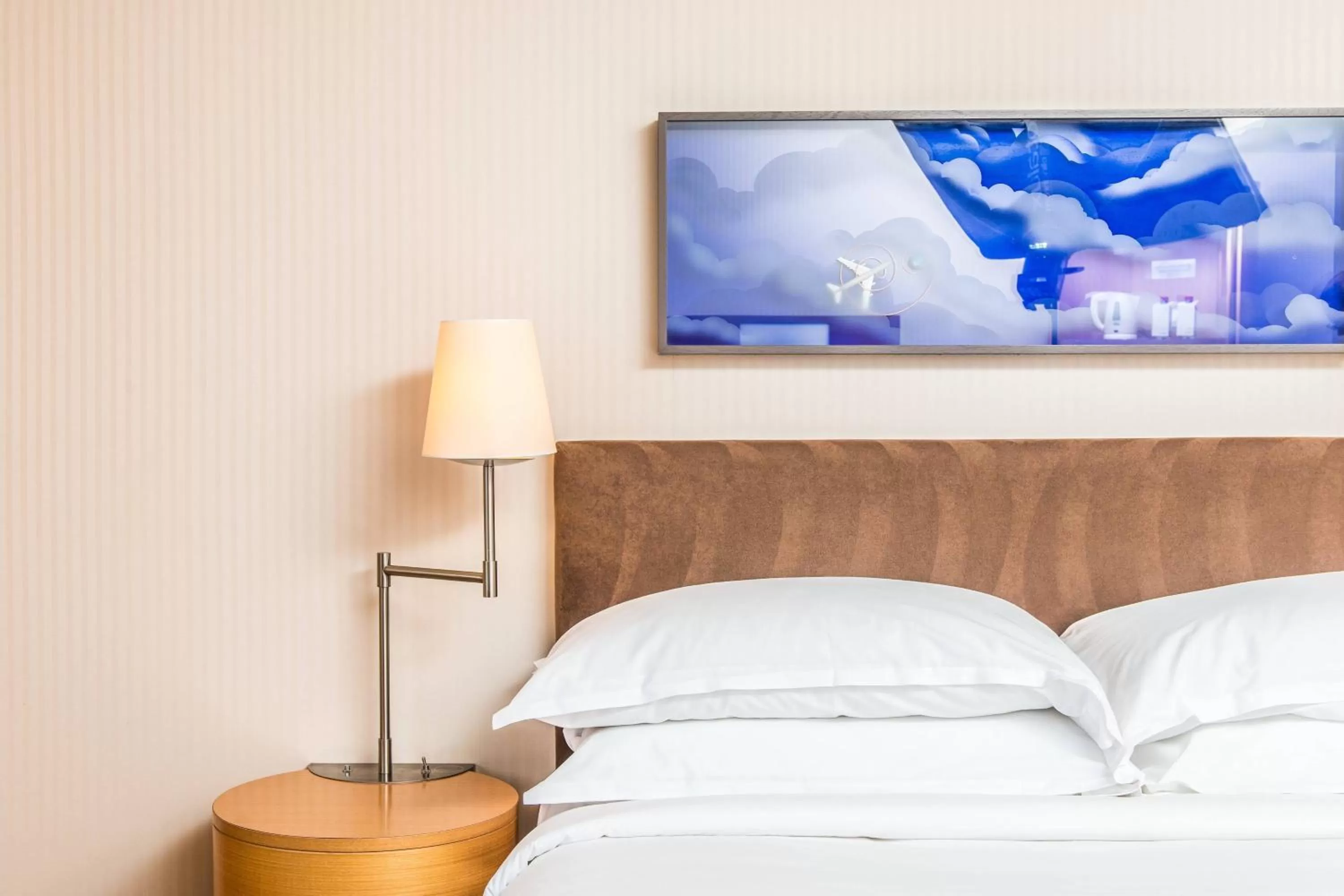 Photo of the whole room, Bed in Sheraton Paris Charles de Gaulle Airport Hotel