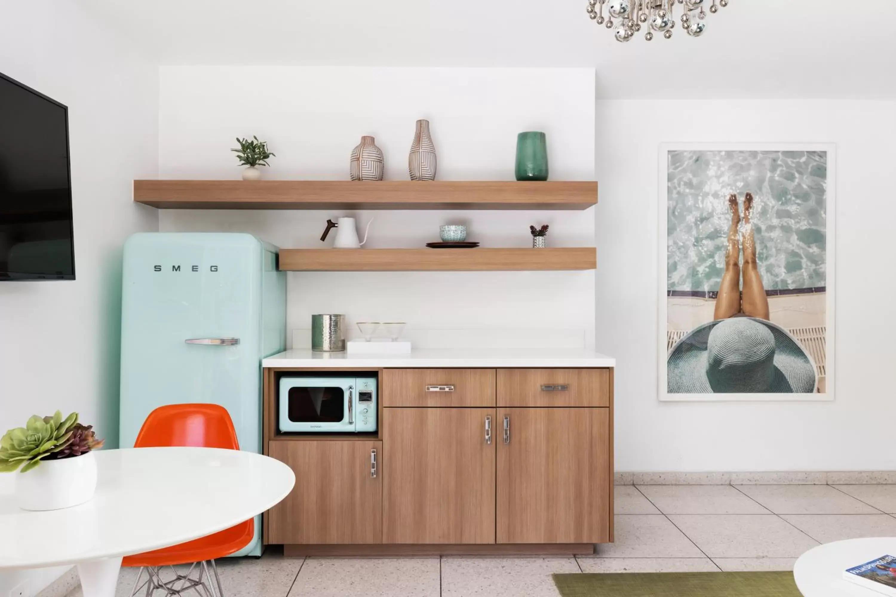 TV and multimedia, Kitchen/Kitchenette in Del Marcos Hotel, A Kirkwood Collection Hotel