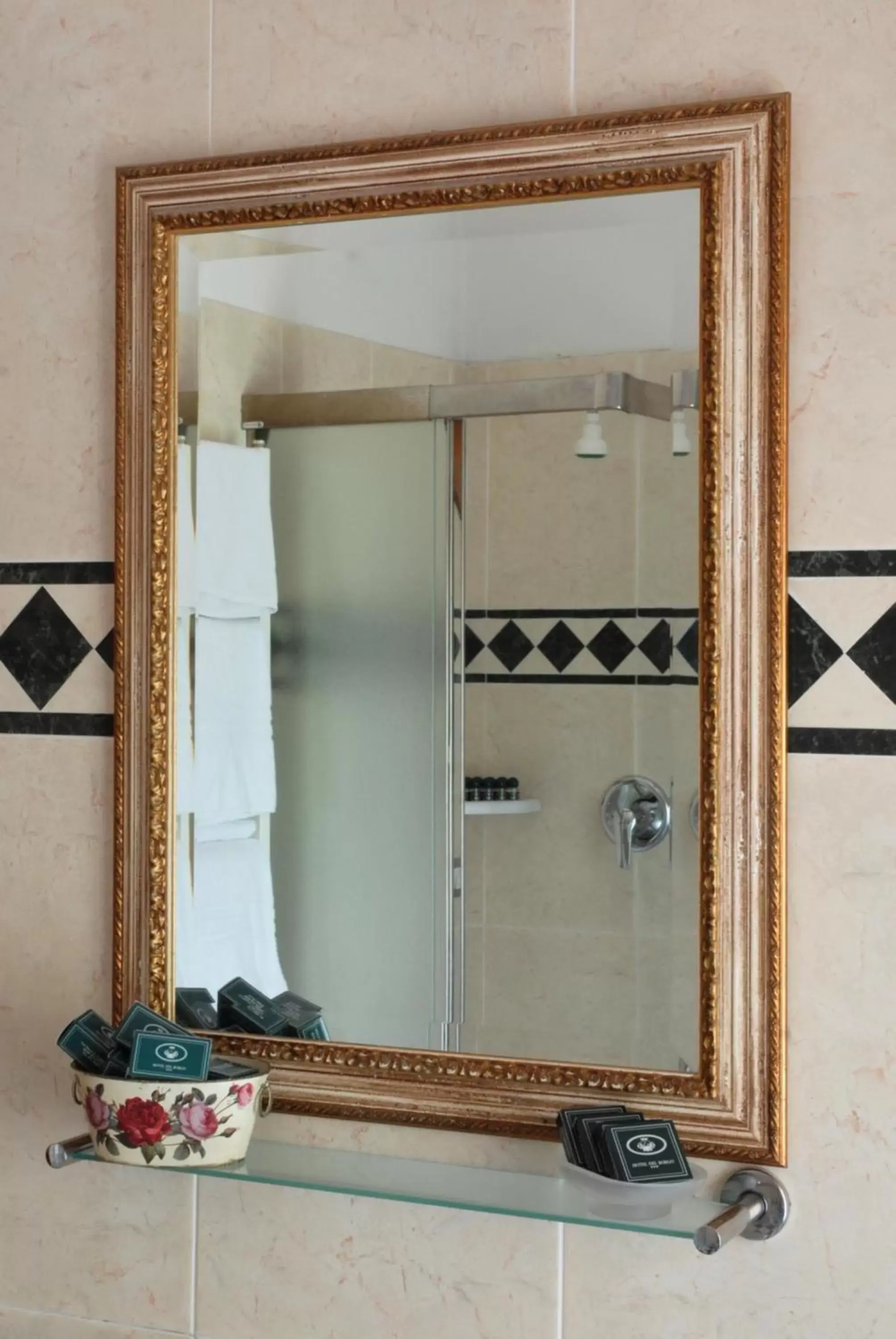 Bathroom in Hotel Del Borgo