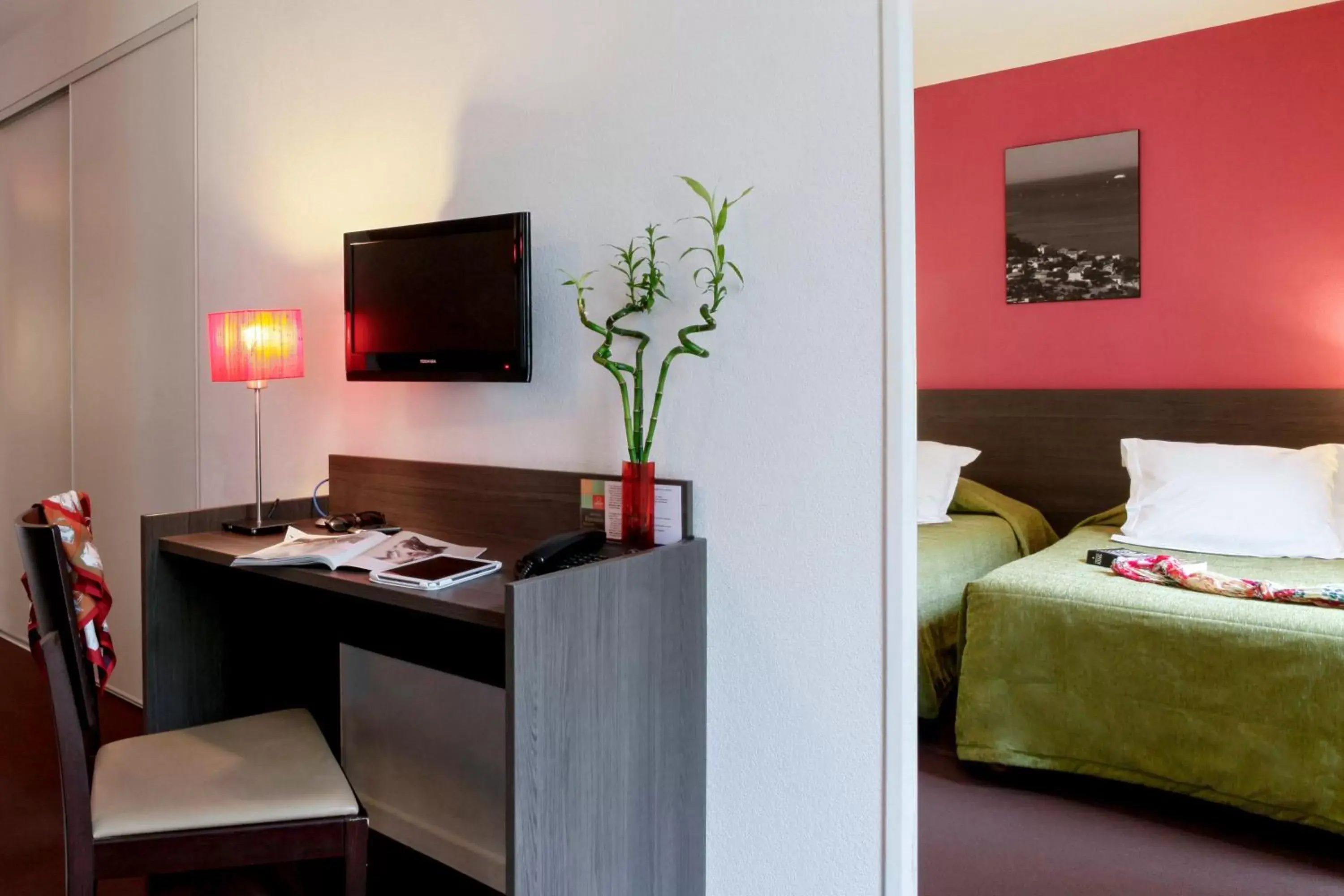 TV and multimedia, Bed in Aparthotel Adagio Access Marseille Saint Charles