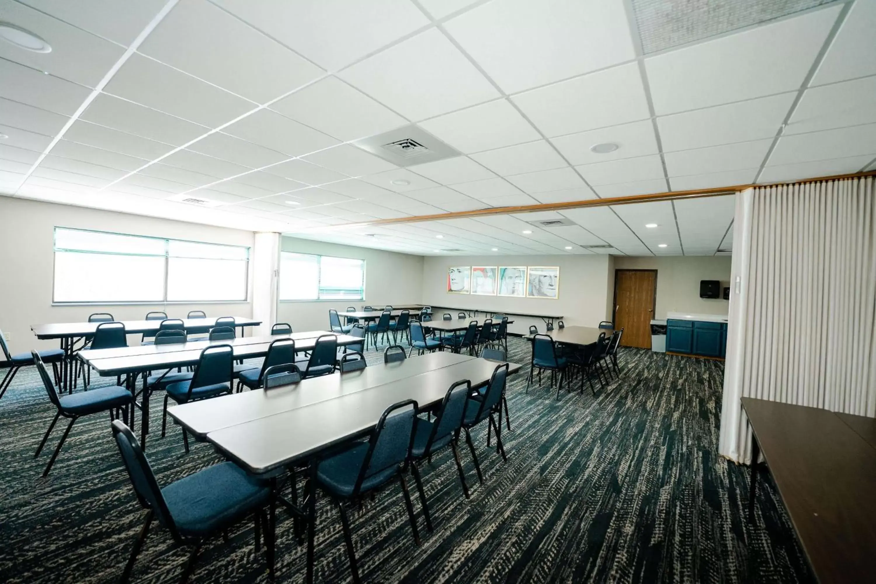 Meeting/conference room in AmericInn by Wyndham Tomahawk
