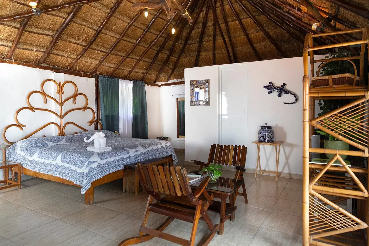 Superior King Room with Partial Sea View in Hotel Amar Inn Superior King Room with Partial Sea View in Hotel Amar Inn