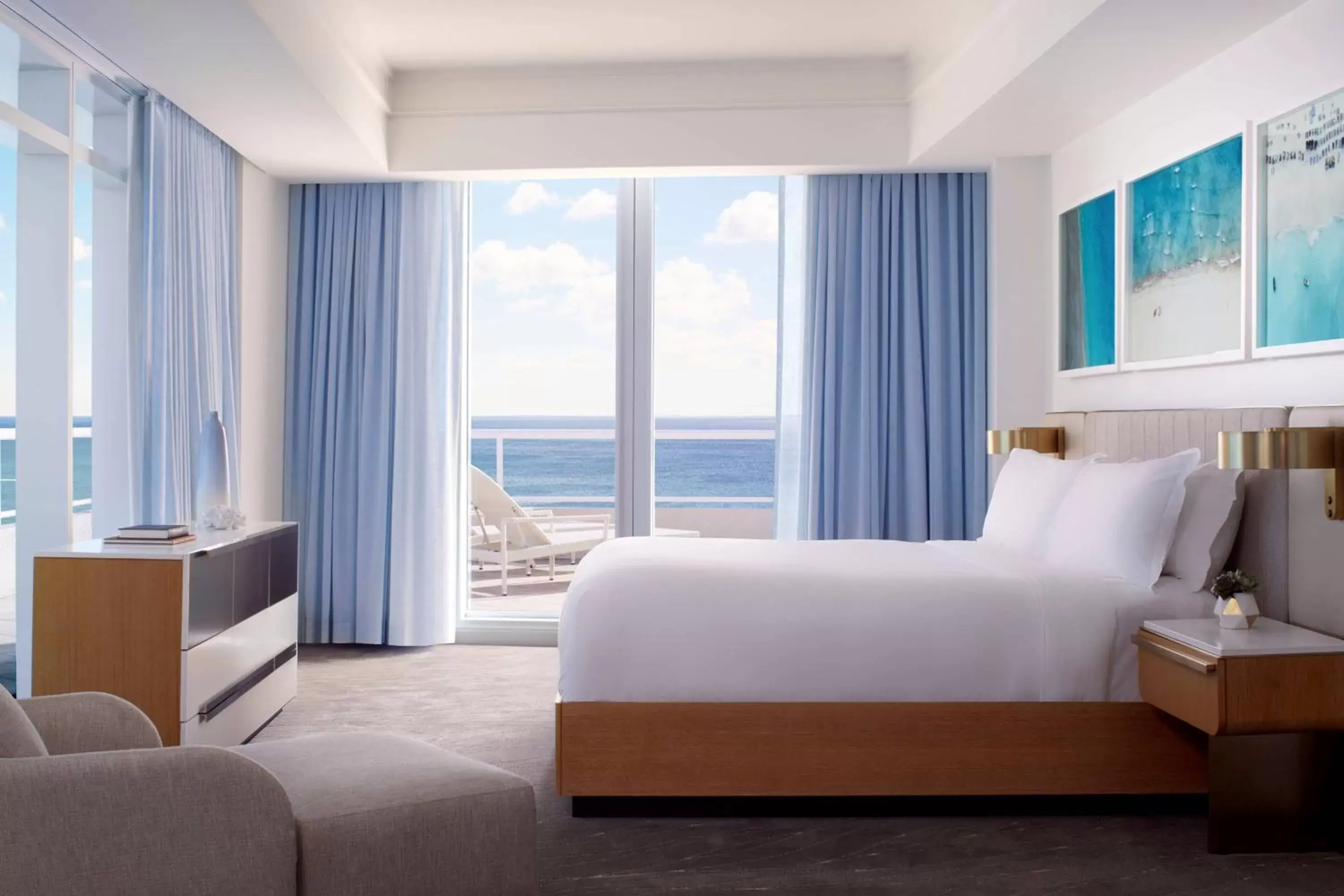 Bedroom in The Ritz-Carlton, Fort Lauderdale