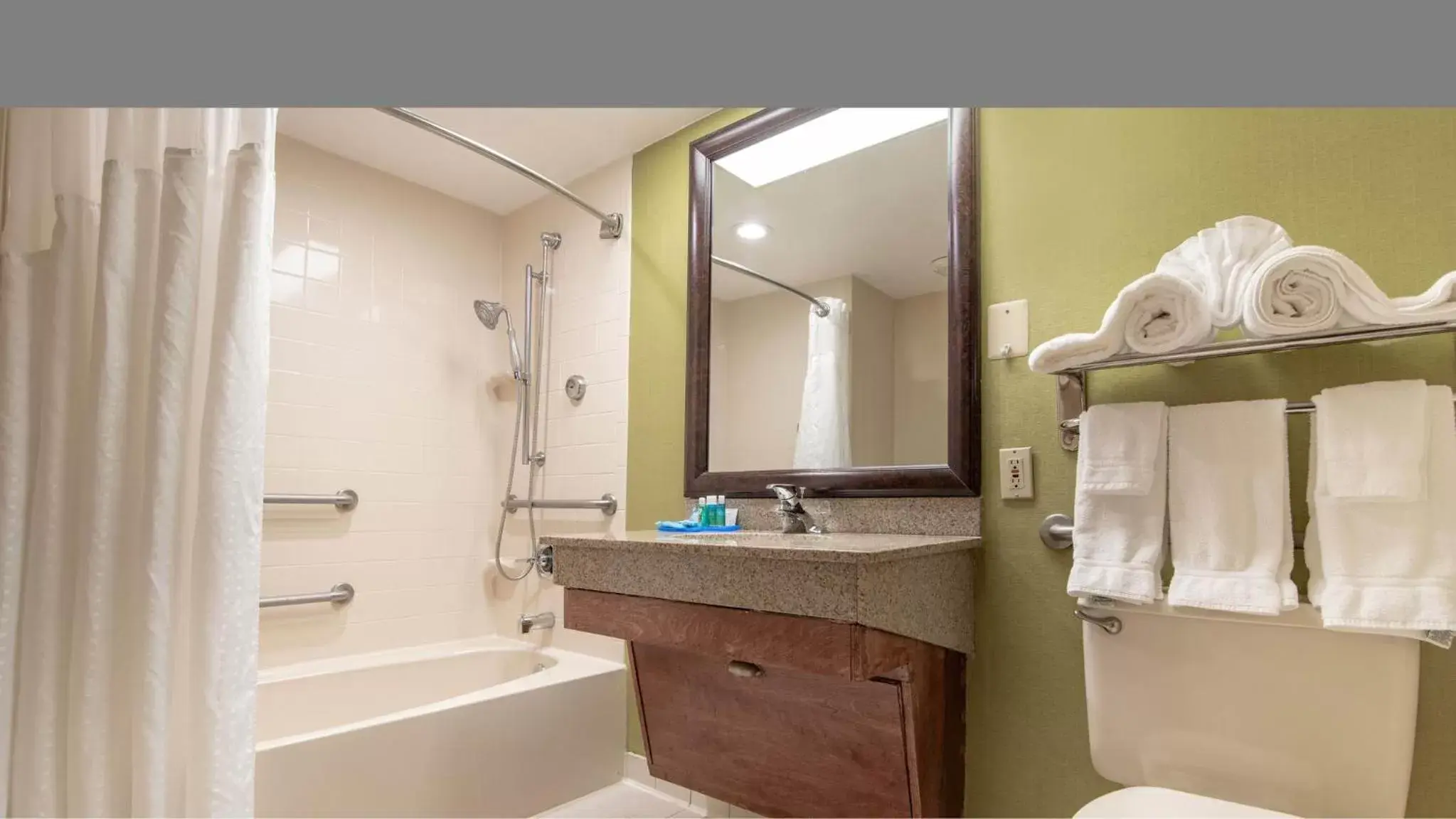 Photo of the whole room, Bathroom in Holiday Inn Express Stony Brook-Long Island, an IHG Hotel