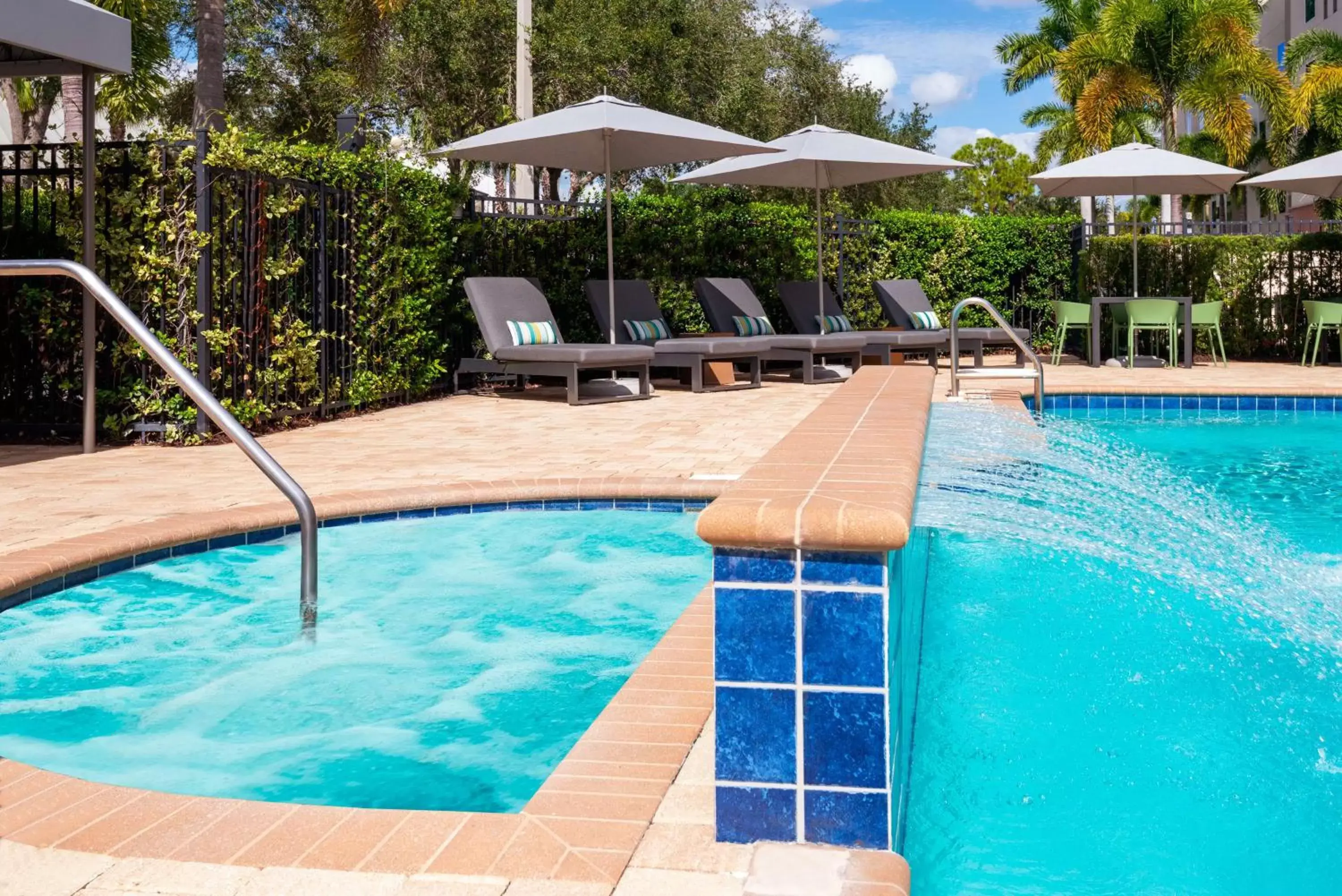 Pool view, Swimming Pool in Hampton Inn and Suites Sarasota/Lakewood Ranch