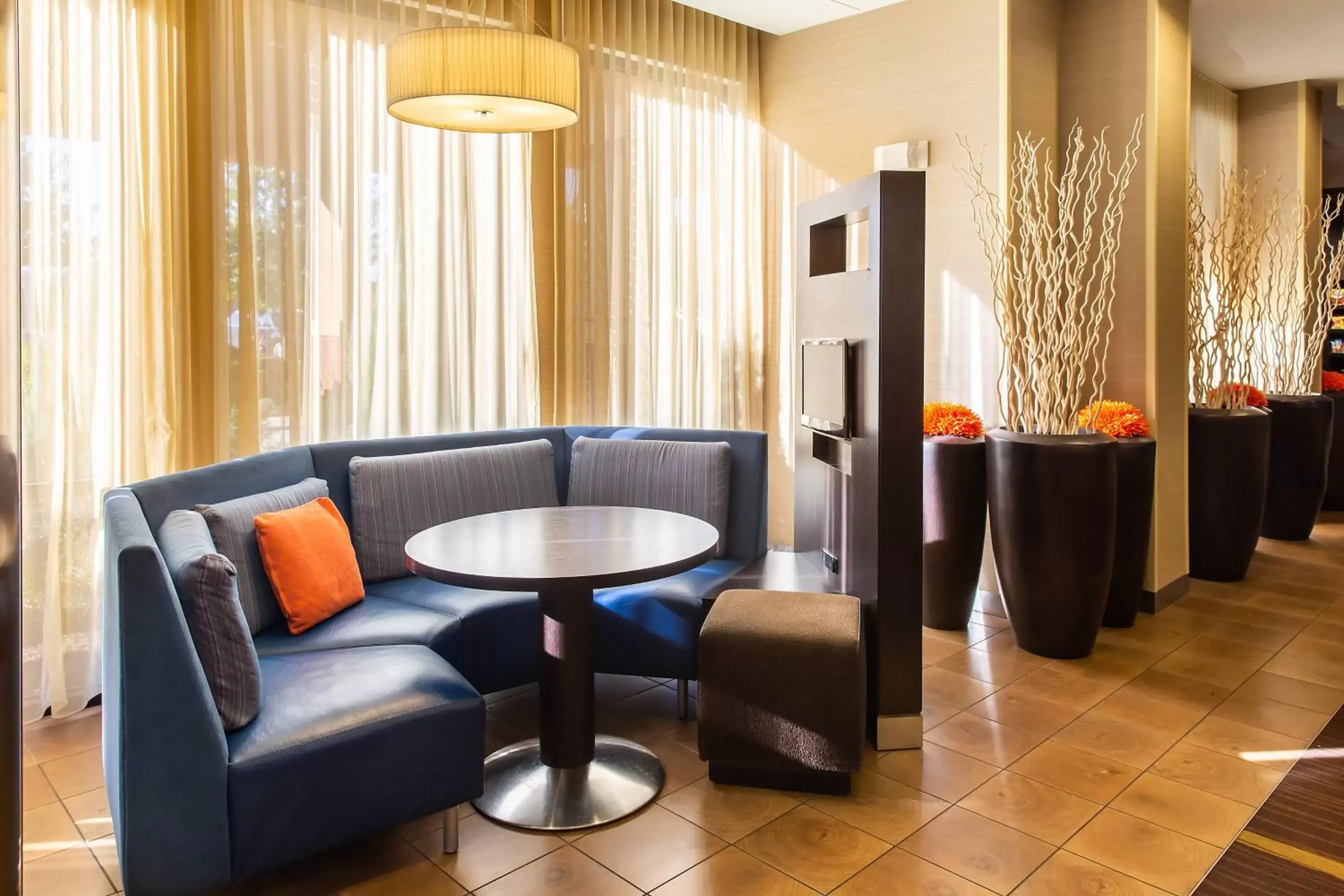 Restaurant/places to eat, Seating Area in Courtyard by Marriott Lexington Keeneland/Airport