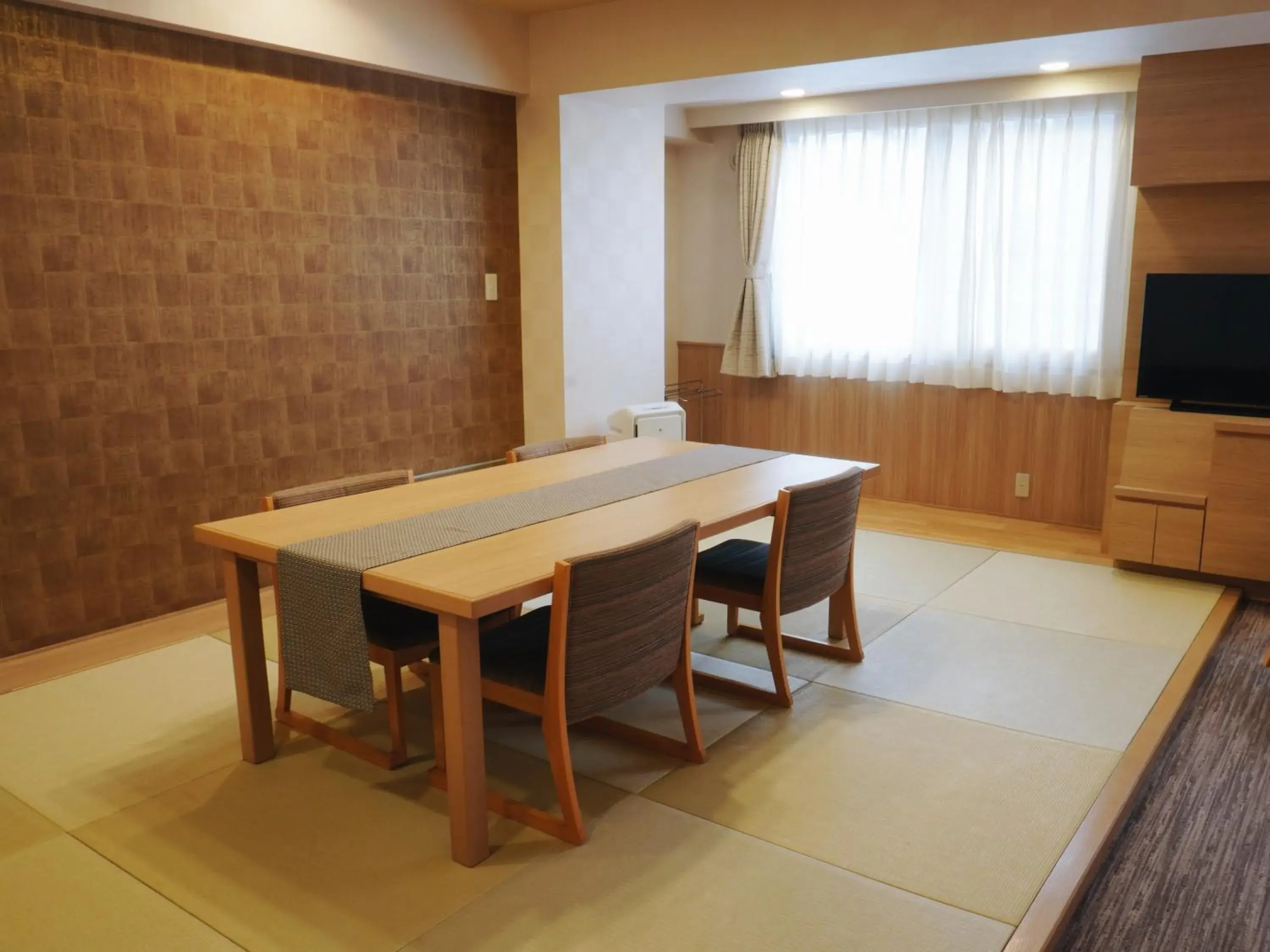 Living room, Dining Area in Hotel Yumoto Noboribetsu
