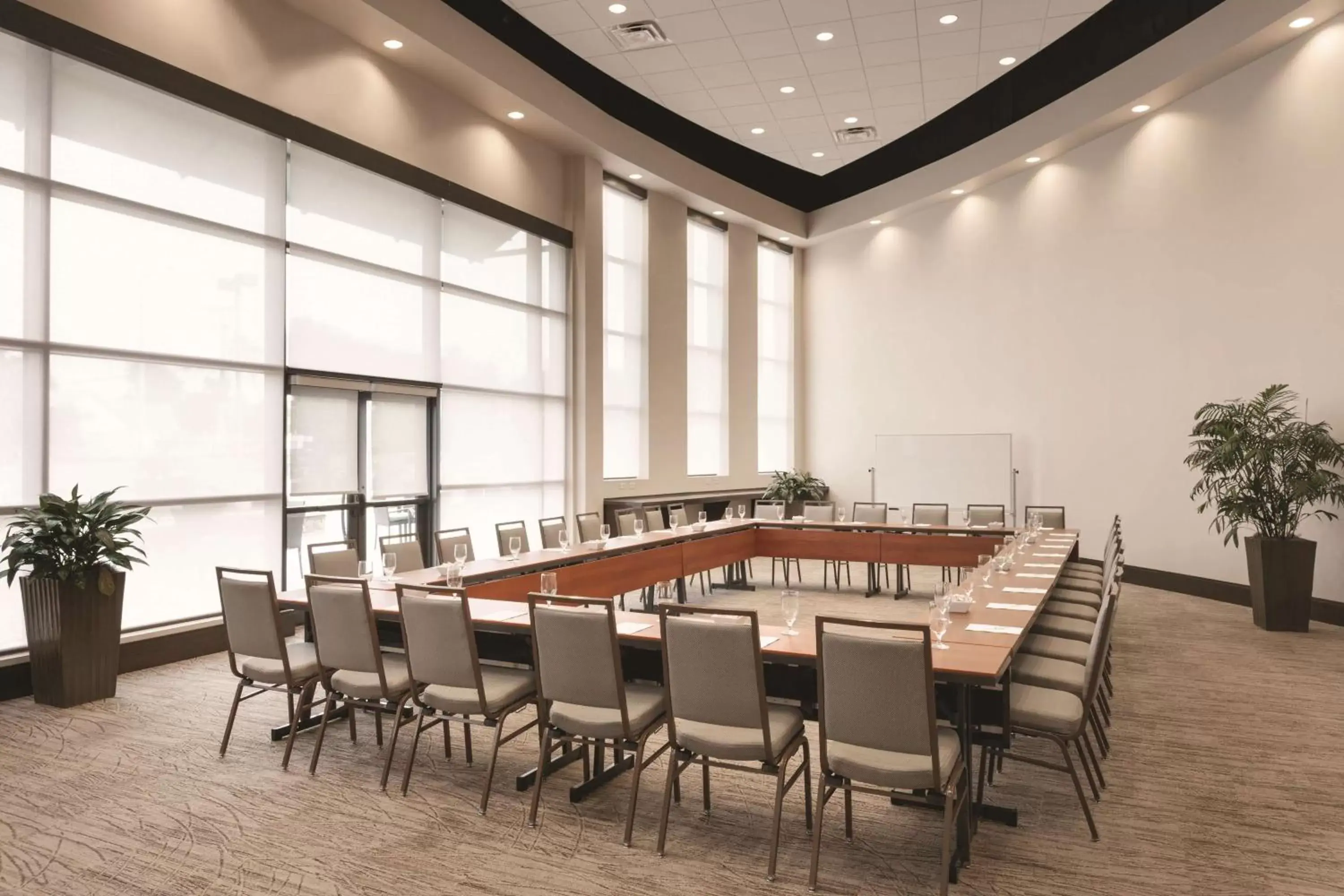 Meeting/conference room in Embassy Suites Springfield